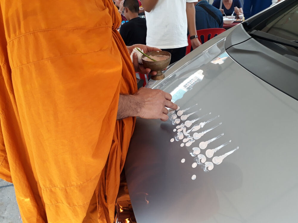 Editors%2 Fimages%2 F1747636304671 Bless+Your+New+Car+For+Good+Fortune%21+The+Popular+Thai+Ritual+To+Attract+Luck+And+Protection
