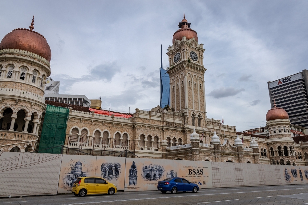 Jalan Raja closure in Kuala Lumpur showing Sultan Abdul Samad Building with traffic diversions for urban improvement project June 2025
