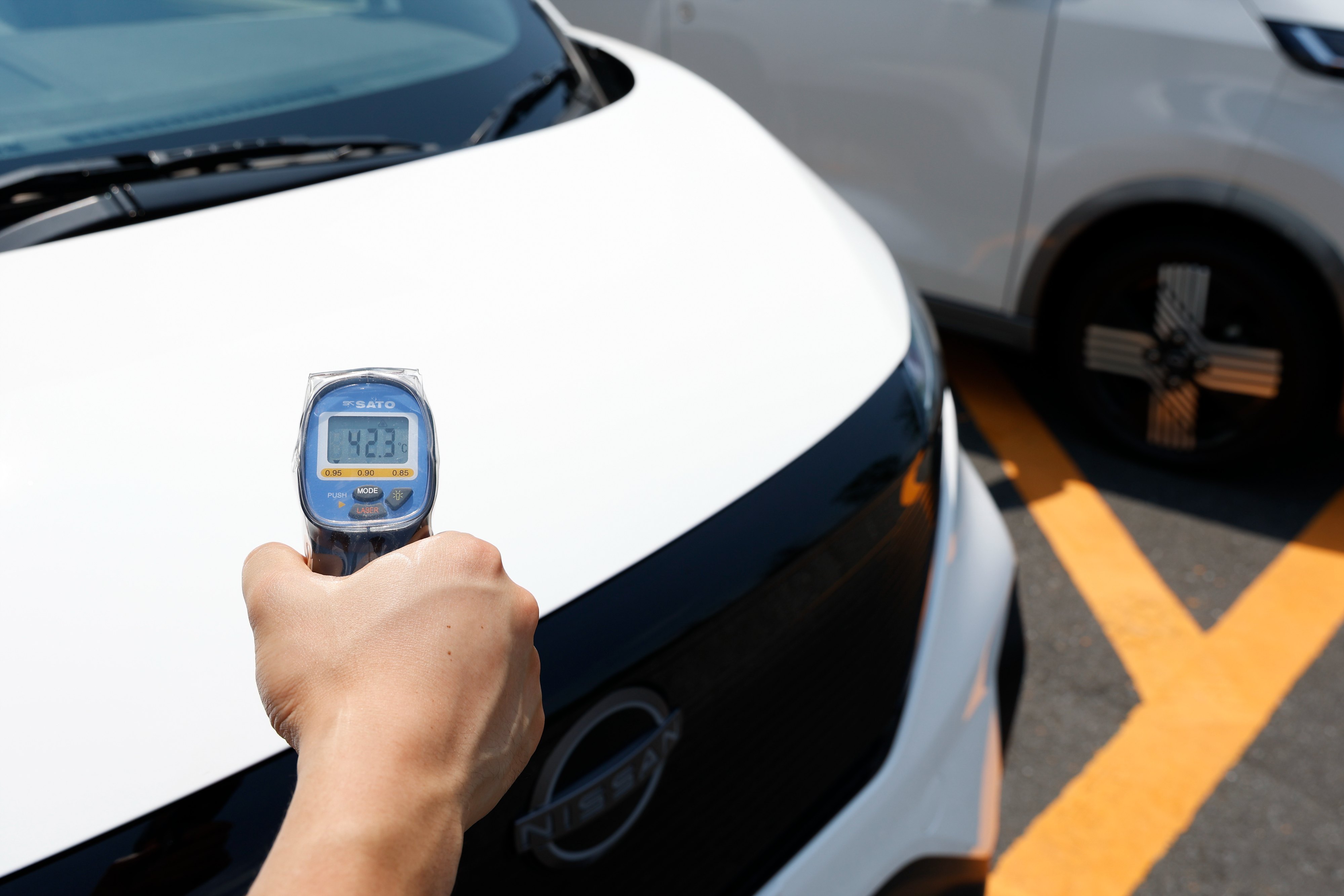 Editors%2 Fimages%2 F1749817362578 Prolonged+Parking+Under+The+Sun+May+Damage+Your+Car+ +Pic2