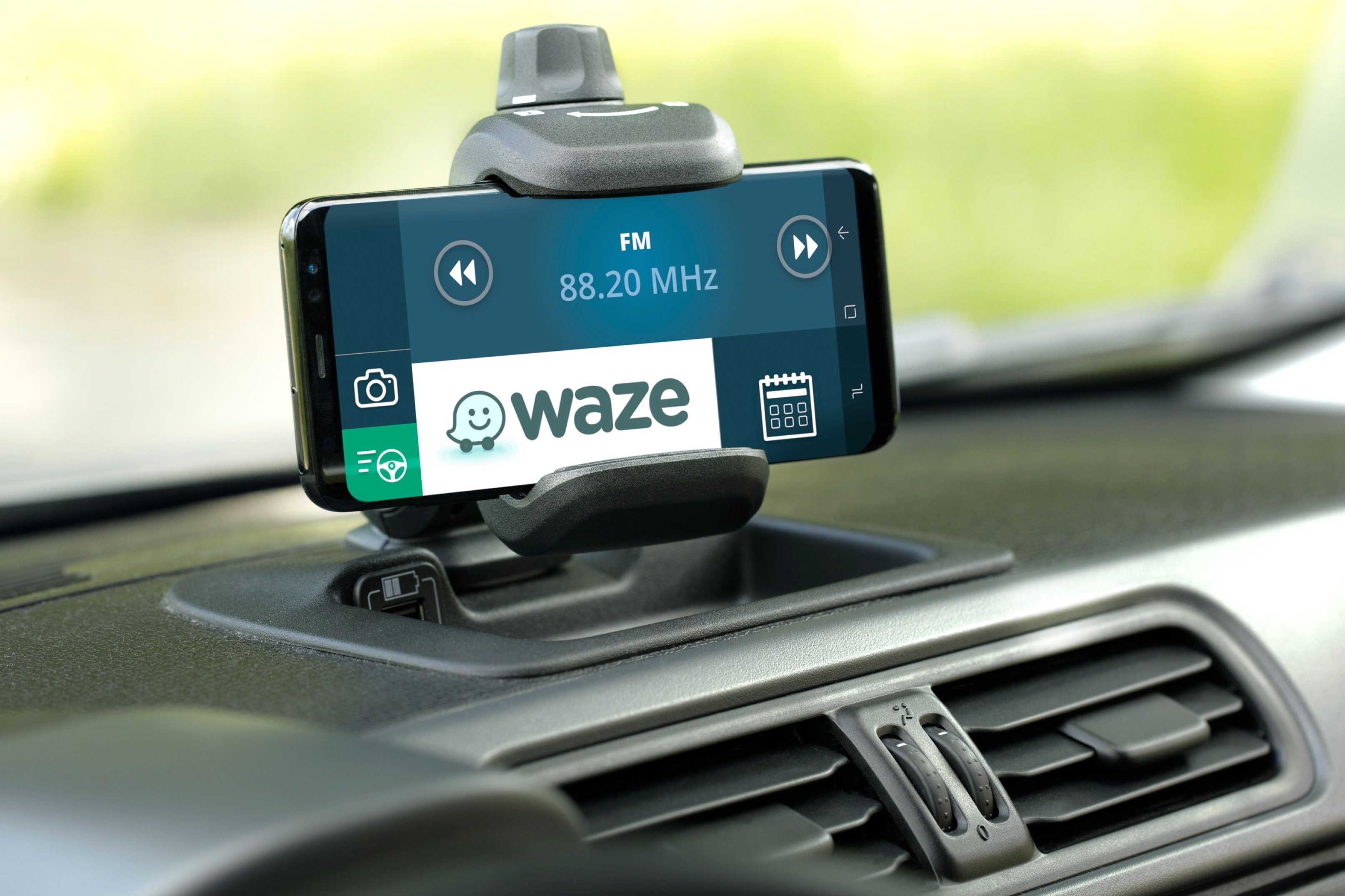 Editors%2 Fimages%2 F1752549589119 5+Essential+Driving+Apps+For+The+P Plate+Driver+ +Pic4