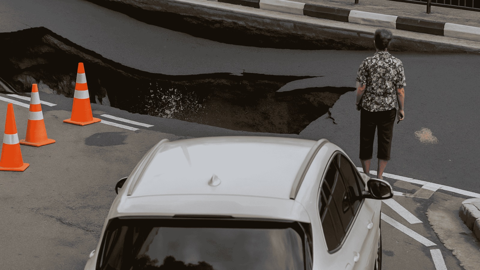 Editors%2 Fimages%2 F1753768208808 Singapore+Road+Still+Closed+After+Sinkhole+%E2%80%93+No+Reopening+Date+Yet%2 C+Says+Mp+Goh+Pei+Ming