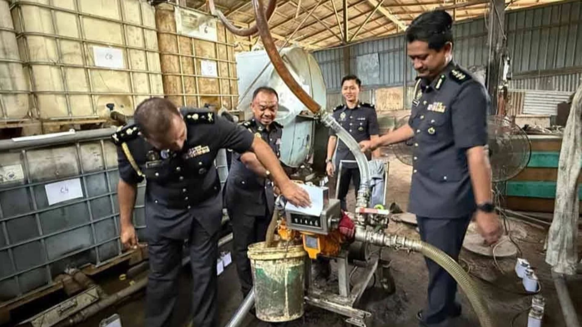 Editors%2 Fimages%2 F1755501904169 Fake+Sirim+Stickers+%282%29