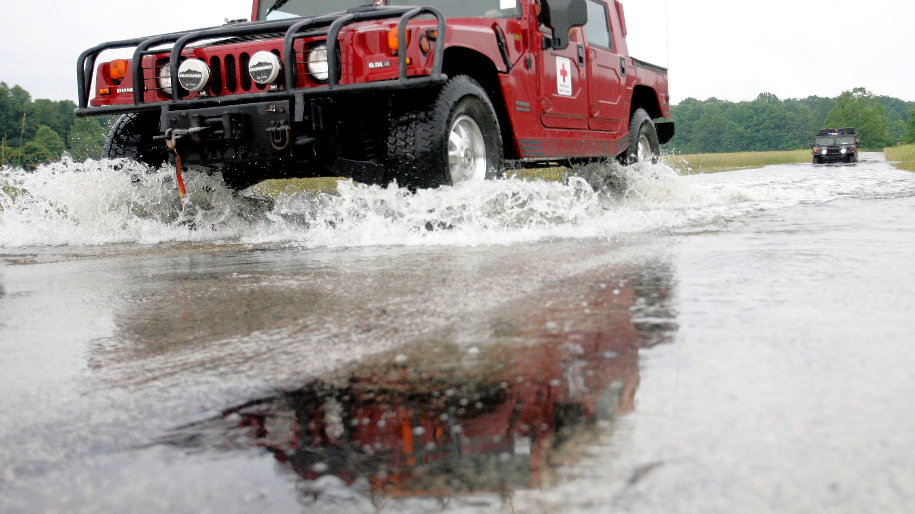 Editors%2 Fimages%2 F1759726920338 The+Motorist+Guide+To+Driving+On+Flooded+Roads+ +Pic2