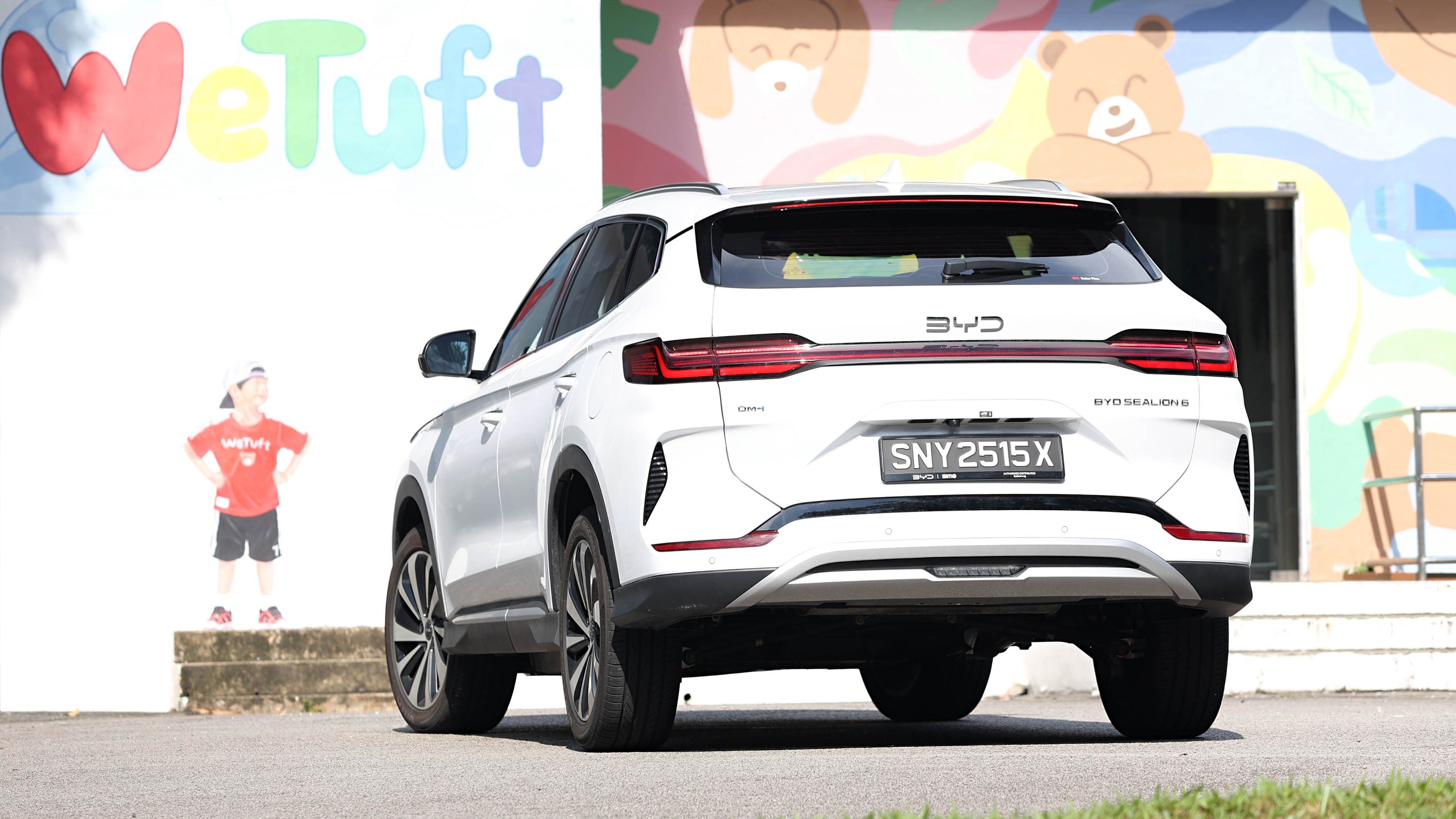 Editors%2 Fimages%2 F1764146468846 M Review Byd Sealion 6 D Mi The Best Of Both Worlds 3