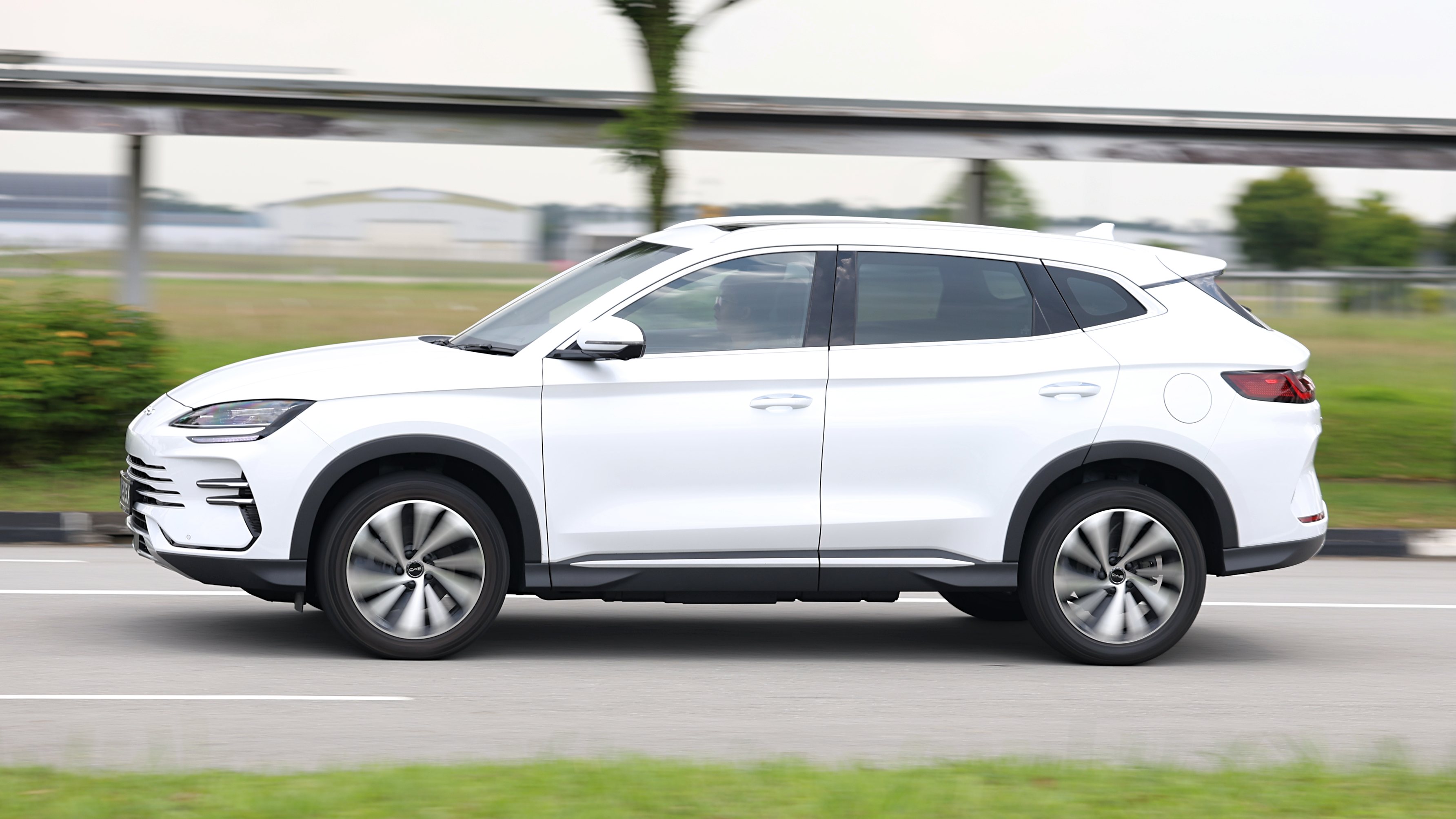 Editors%2 Fimages%2 F1764146513632 M Review Byd Sealion 6 D Mi The Best Of Both Worlds 8