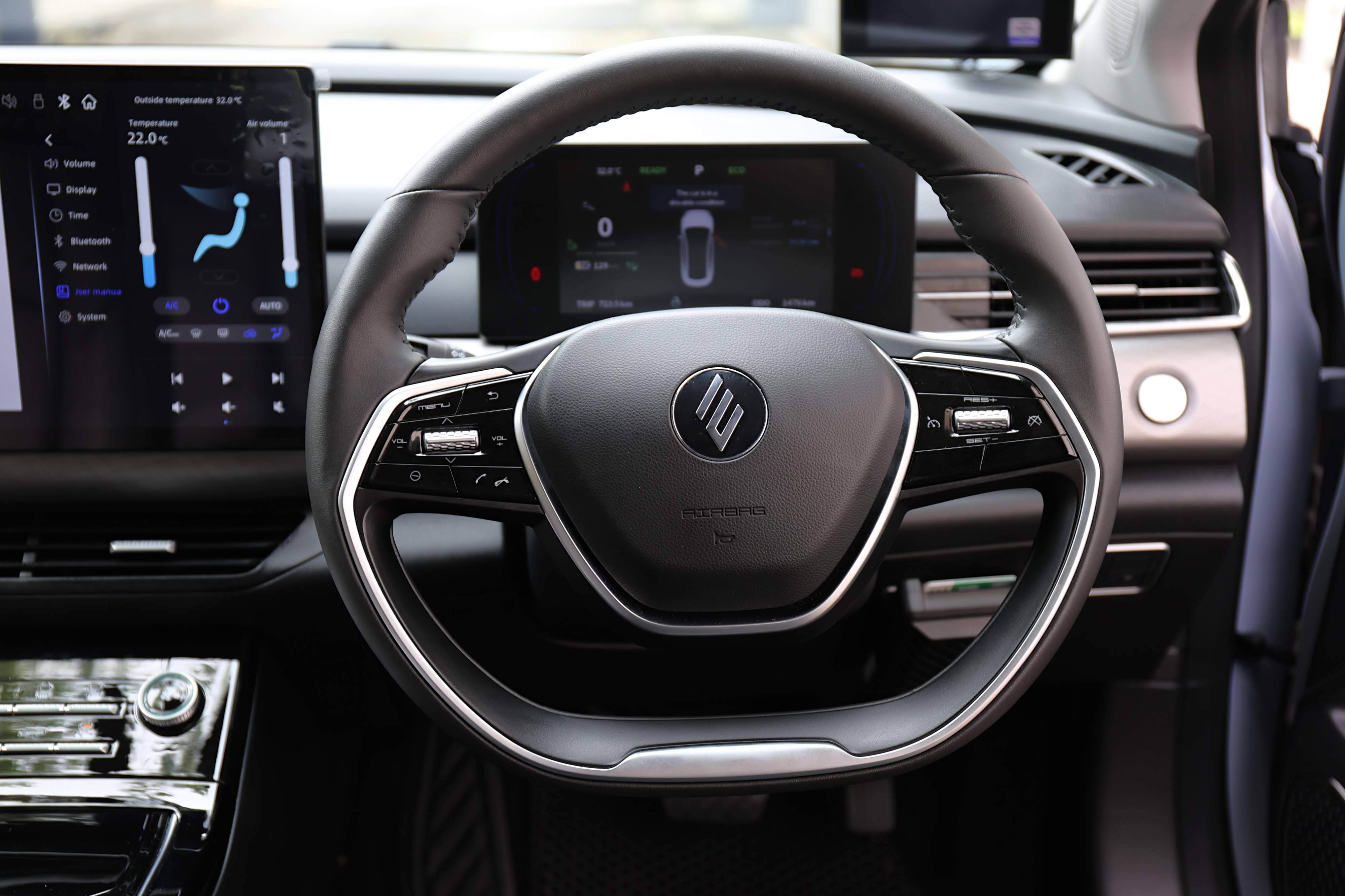 Editors%2 Fimages%2 F1765255659585 Mreview Jmev Elight The New King Of Value 3