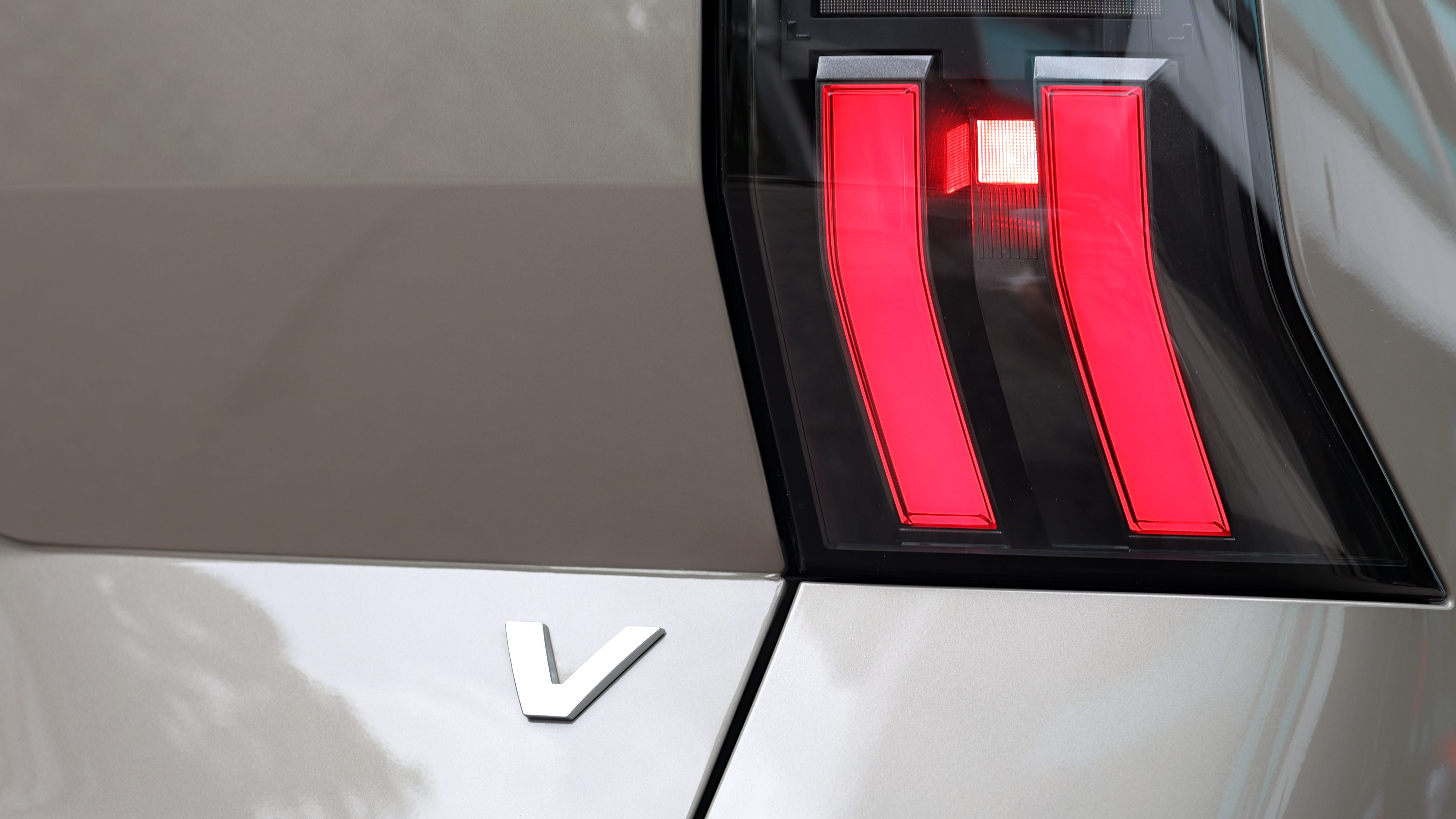 Editors%2 Fimages%2 F1766562435525 Eos 2823 Fotor