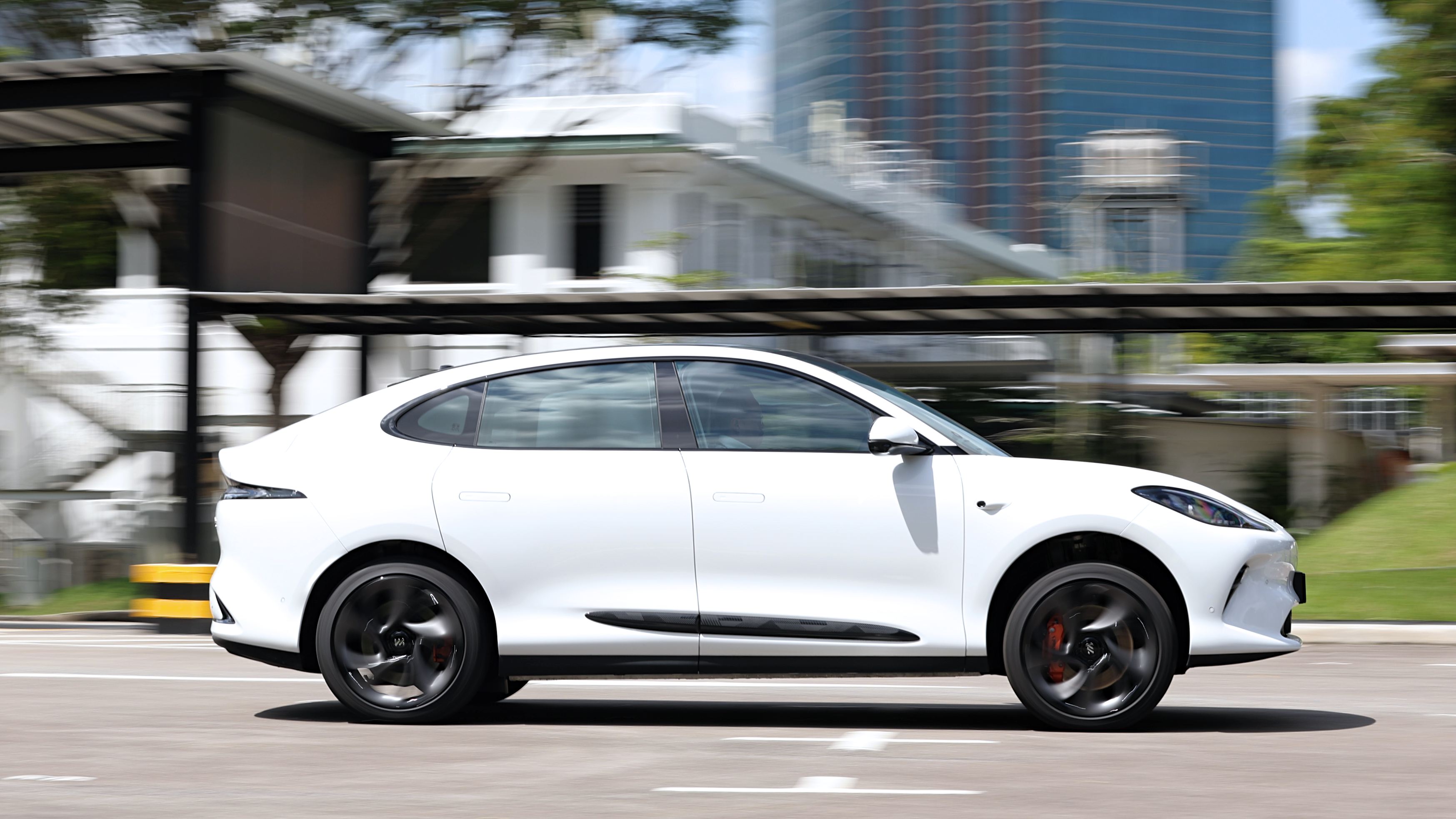 Editors%2 Fimages%2 F1766906424299 Mreview Im Motors Im6 Performance Gizmos And Gadgets Galore 4