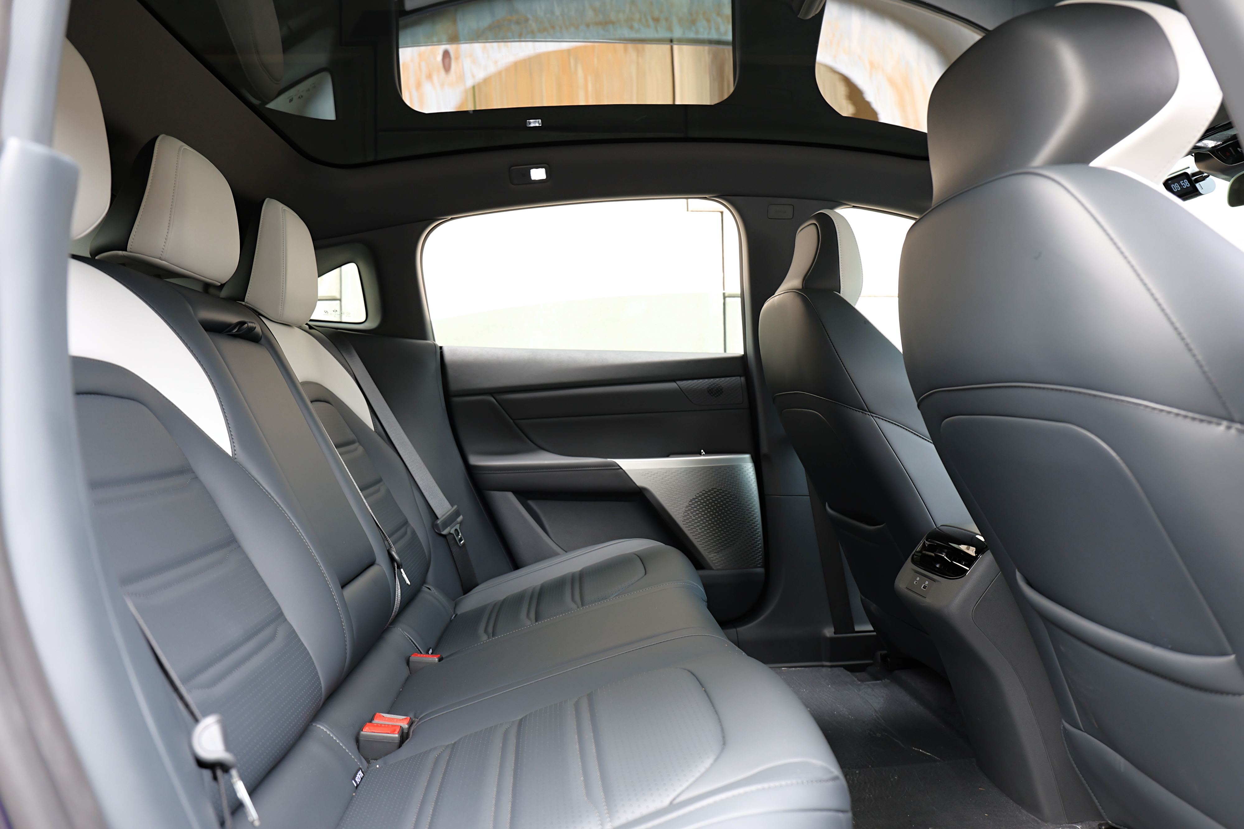 Editors%2 Fimages%2 F1766917737750 Eos 7765 Fotor