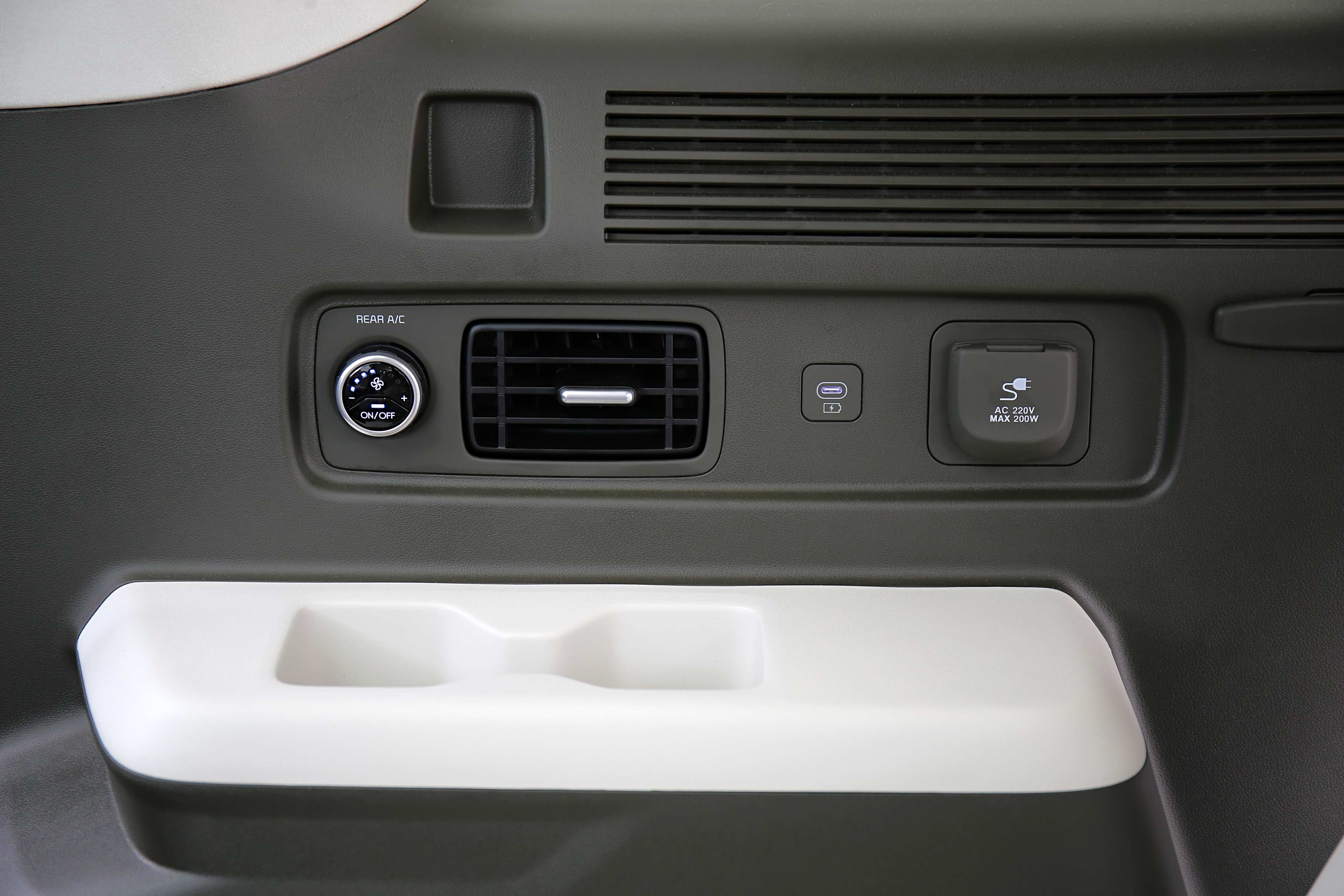 Editors%2 Fimages%2 F1767423799428 D38 V9993 Fotor