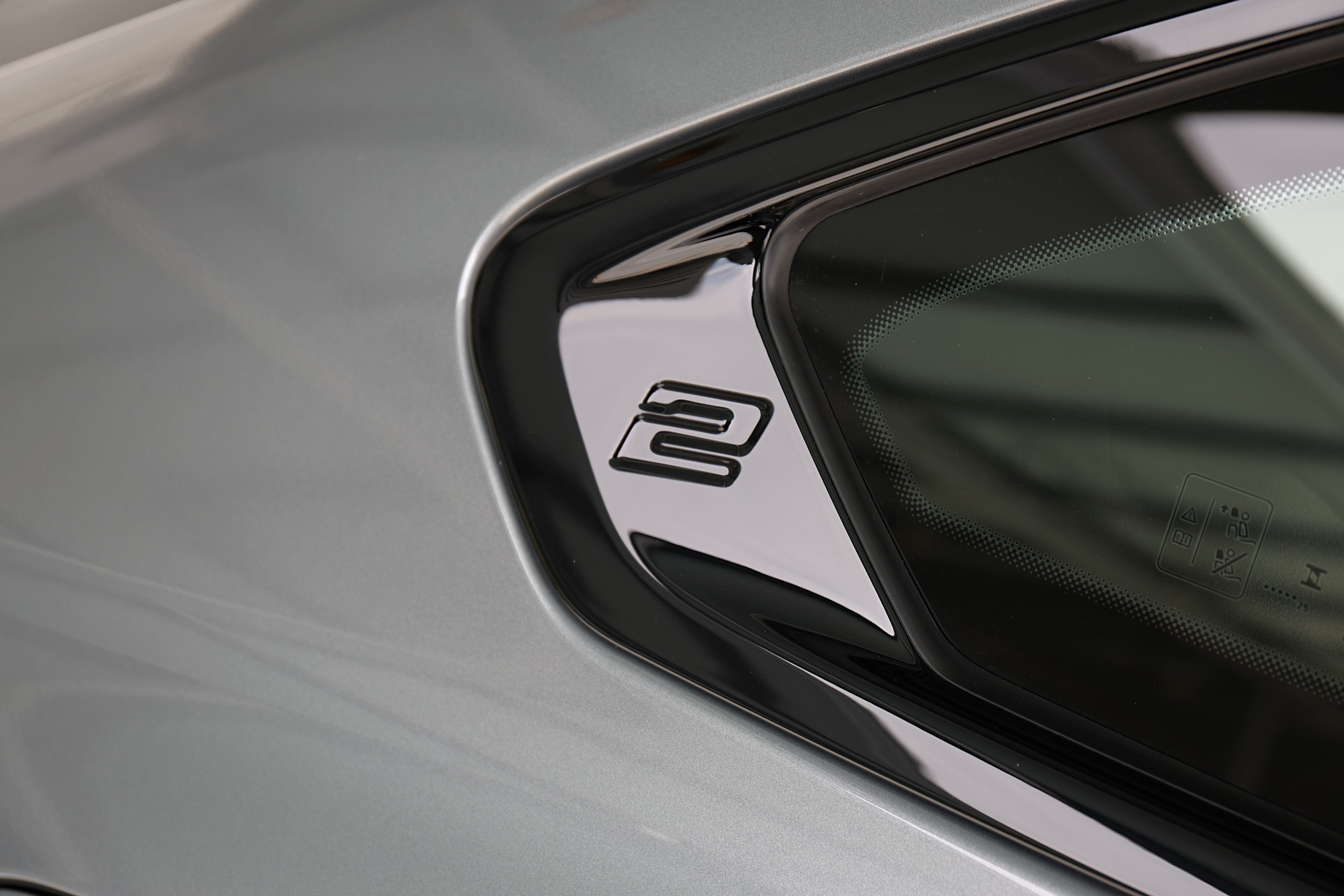 Editors%2 Fimages%2 F1768459352619 Eos 5340 Fotor