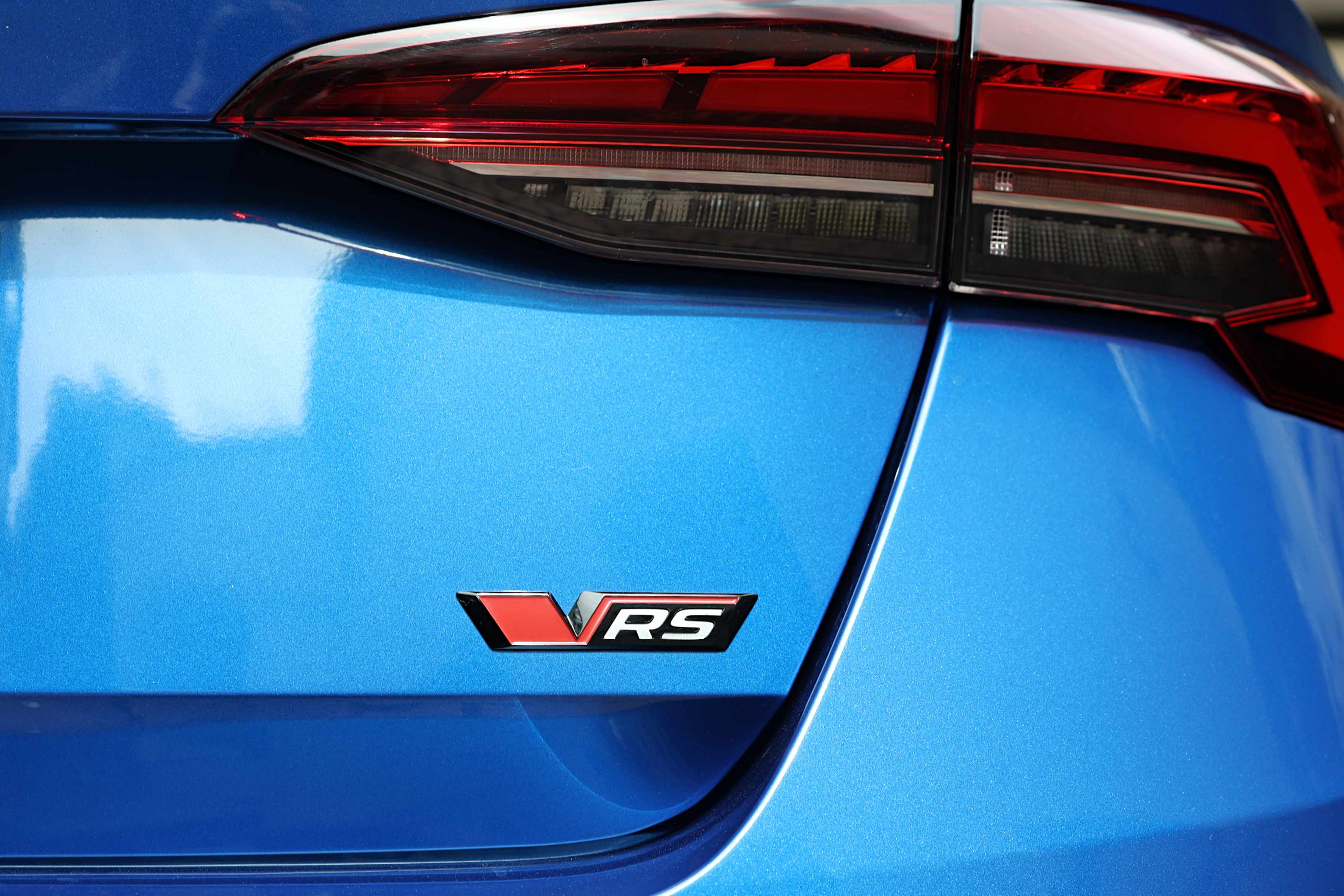 Editors%2 Fimages%2 F1768470571129 Eos 1855 Fotor