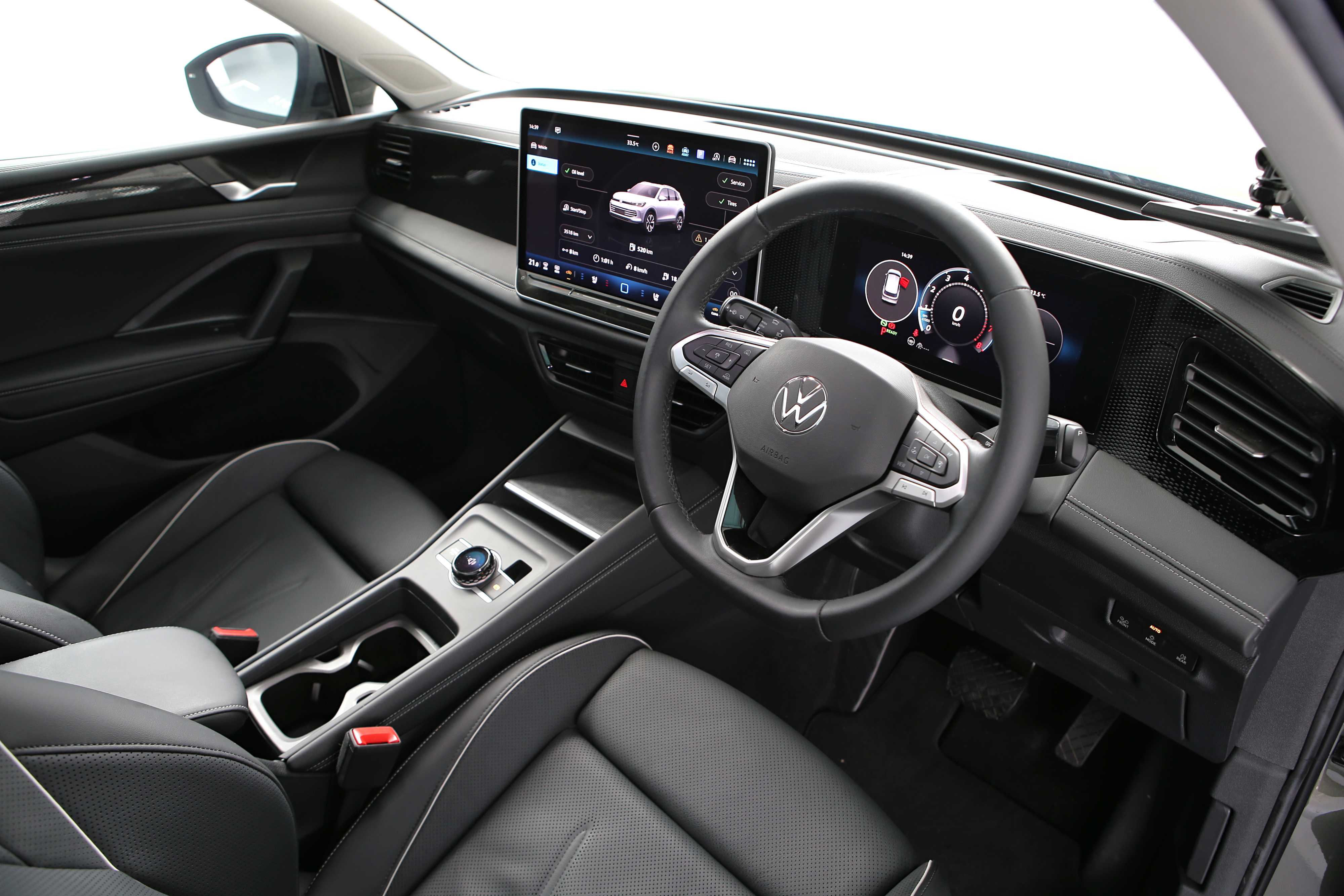 Editors%2 Fimages%2 F1769408221625 D38 V6611 Fotor