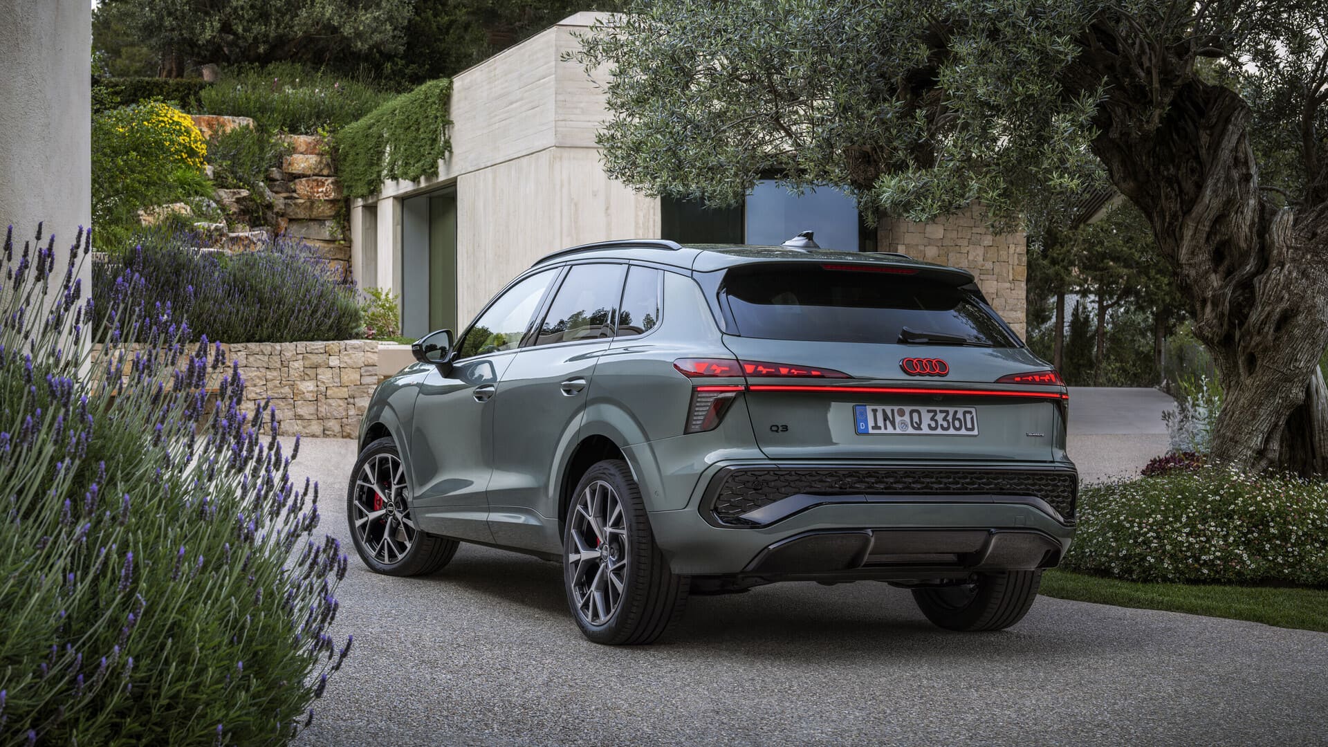 Editors%2 Fimages%2 F1769581151407 Audi+Q3+15+%281%29