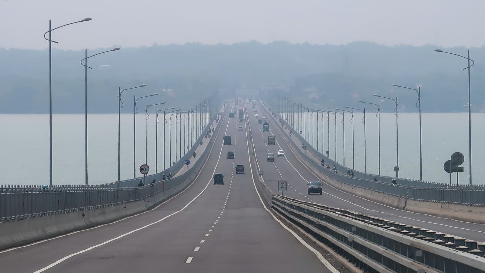 1200px Johor Bahru Causeway