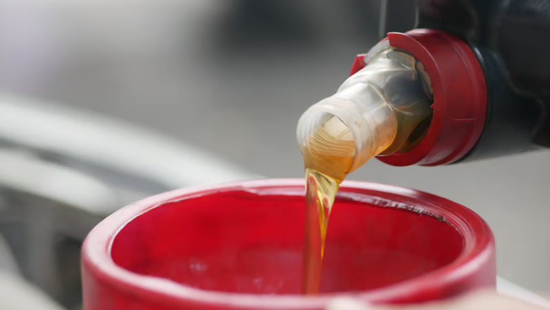 Editors%2 Fimages%2 F1773034684718 5+Common+Mistakes+You+Might+Be+Making+When+You+Change+Your+Engine+Oil 3