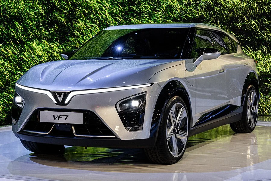 Editors%2 Fimages%2 F1773050367741 Vinfast Vf7 02 274478j