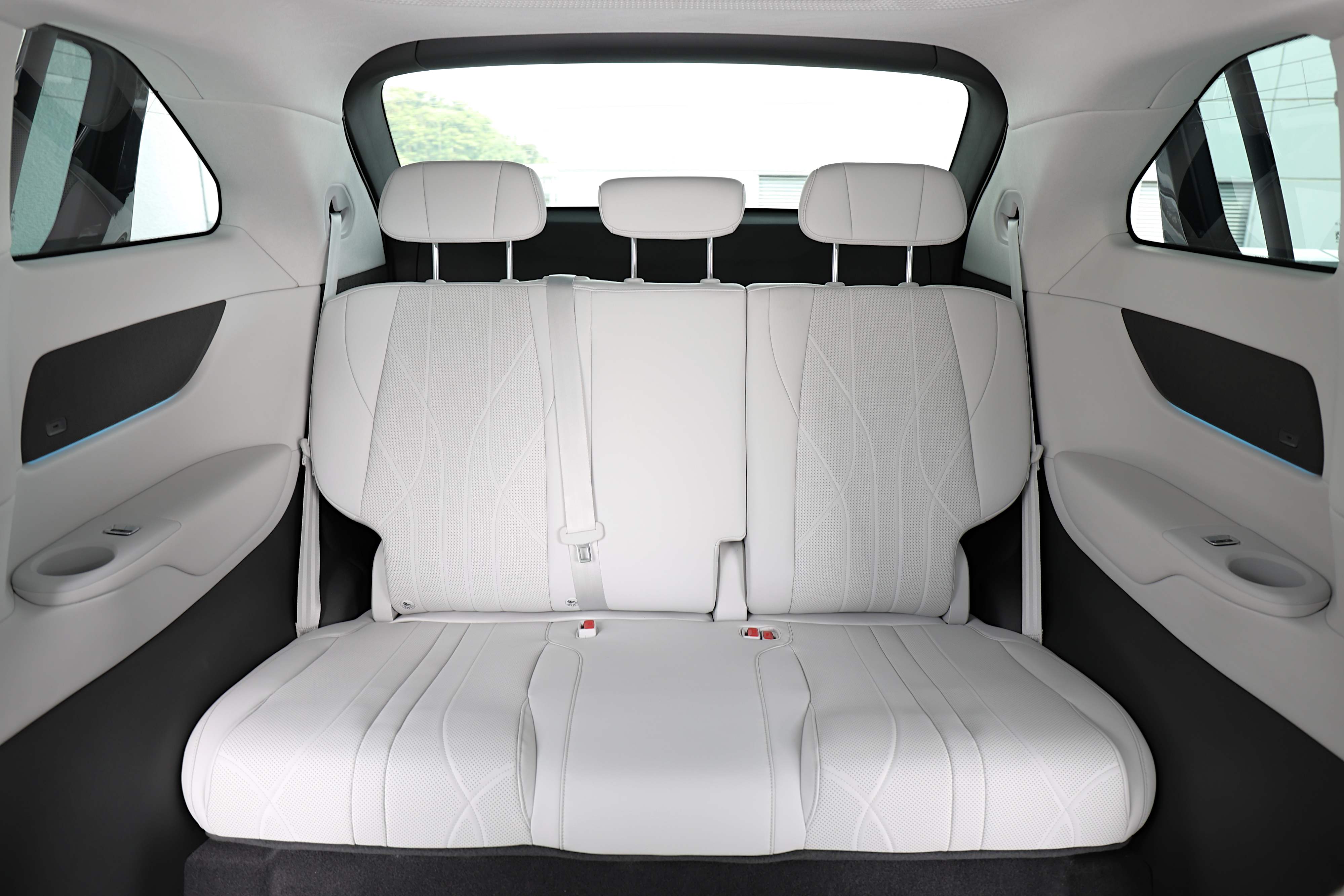 Editors%2 Fimages%2 F1775546559473 Eos 6010 Fotor