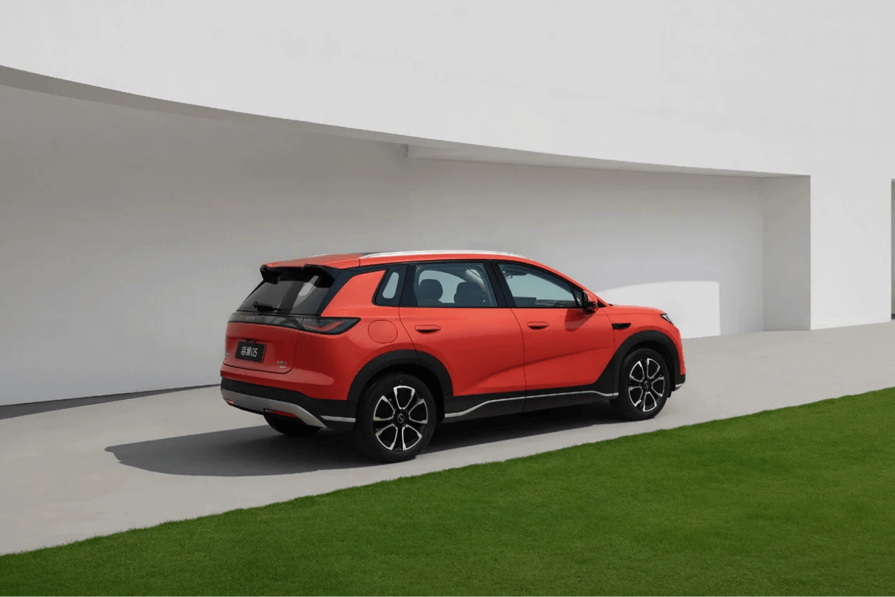 Editors%2 Fimages%2 F1775021048257 Charge%2 B Deploys Over 4000 Ev Chargers Across Singapore Marking A New Milestone 1