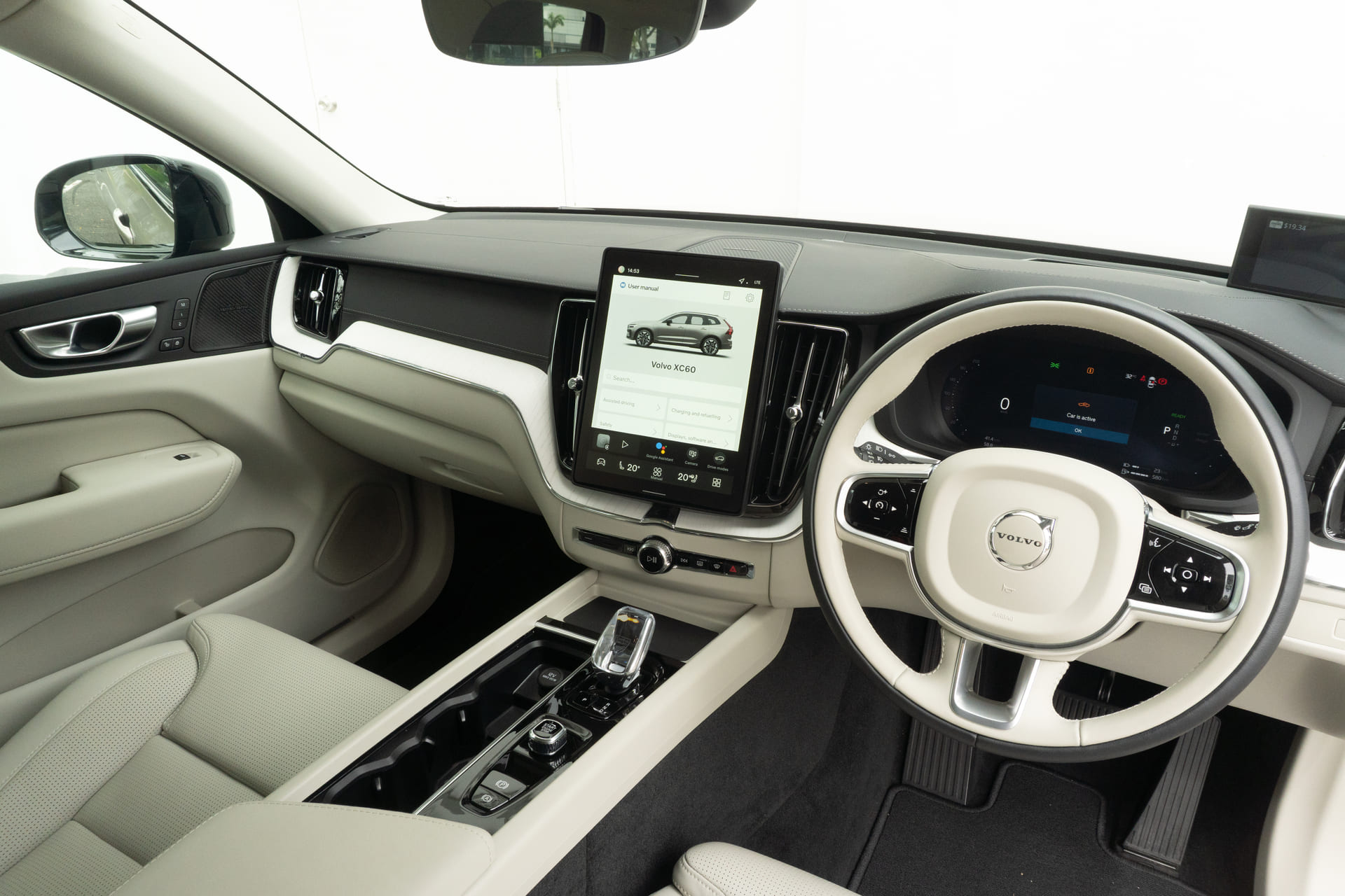 Editors%2 Fimages%2 F1776752098776 Volvo Xc60 T8 35