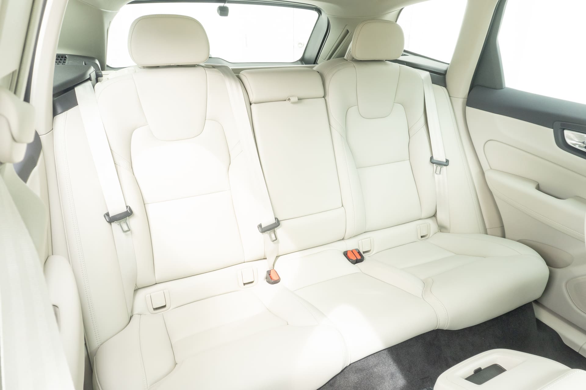 Editors%2 Fimages%2 F1776752150838 Volvo Xc60 T8 39