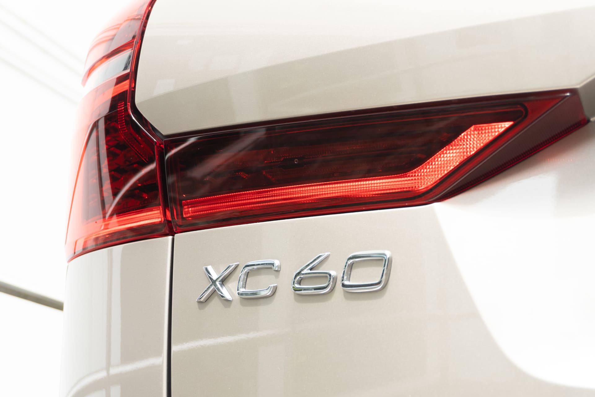 Editors%2 Fimages%2 F1776752240855 Volvo Xc60 T8 26