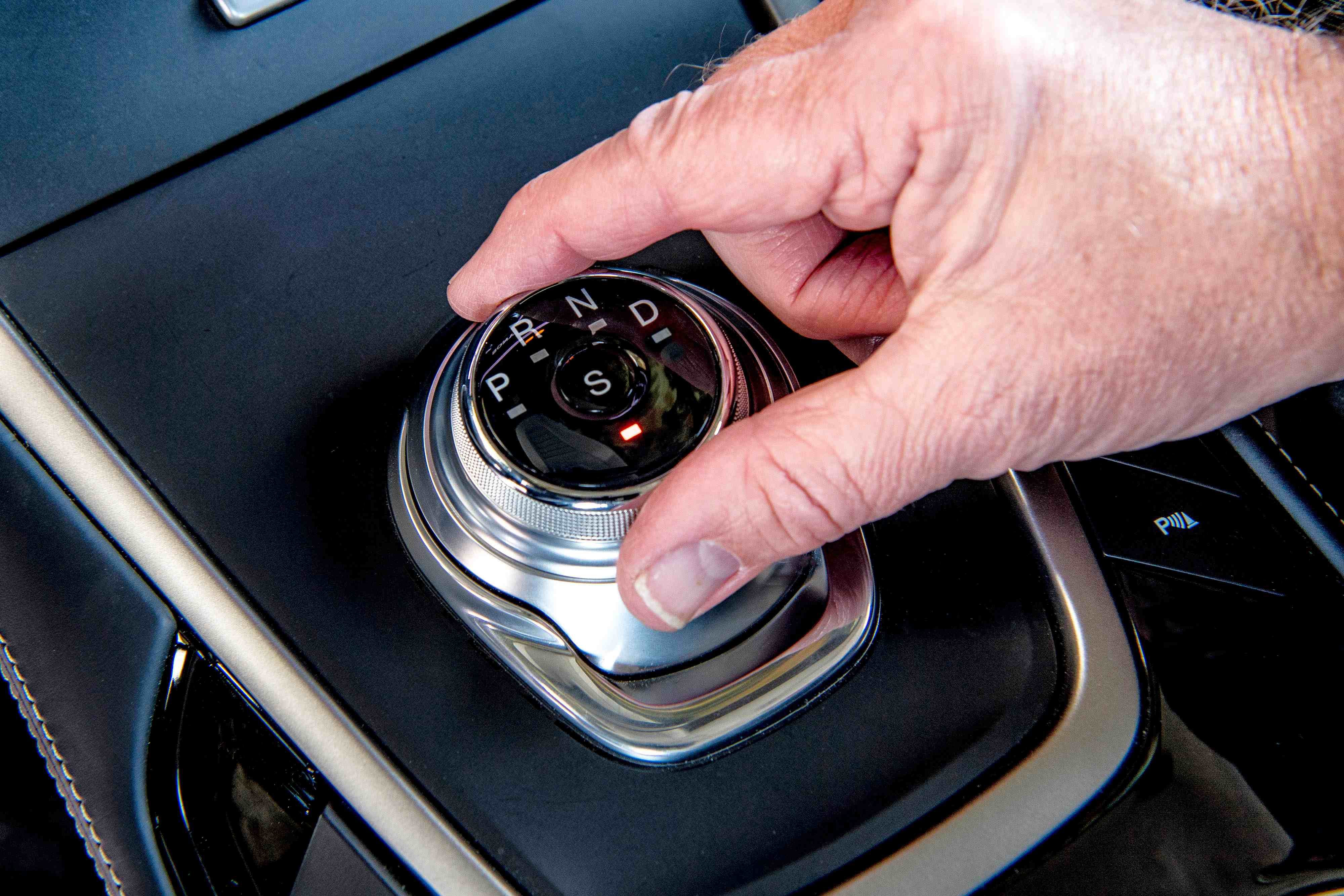 Editors%2 Fimages%2 F1778649588028 3+Common+Driving+Habits+Which+Are+Killing+Your+Car+Transmission+ +Pic2