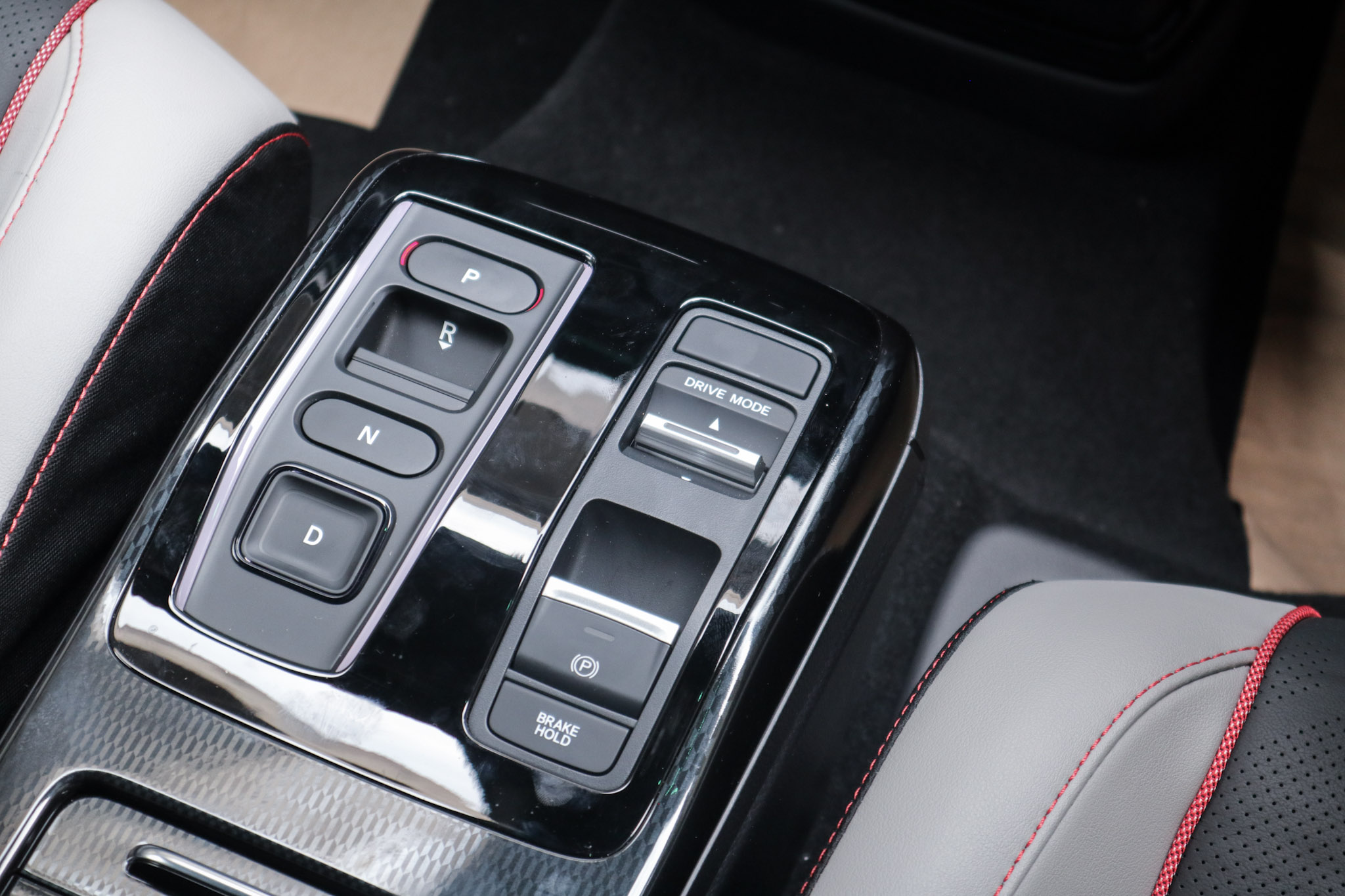 Operating buttons comes in handy with Honda eN2