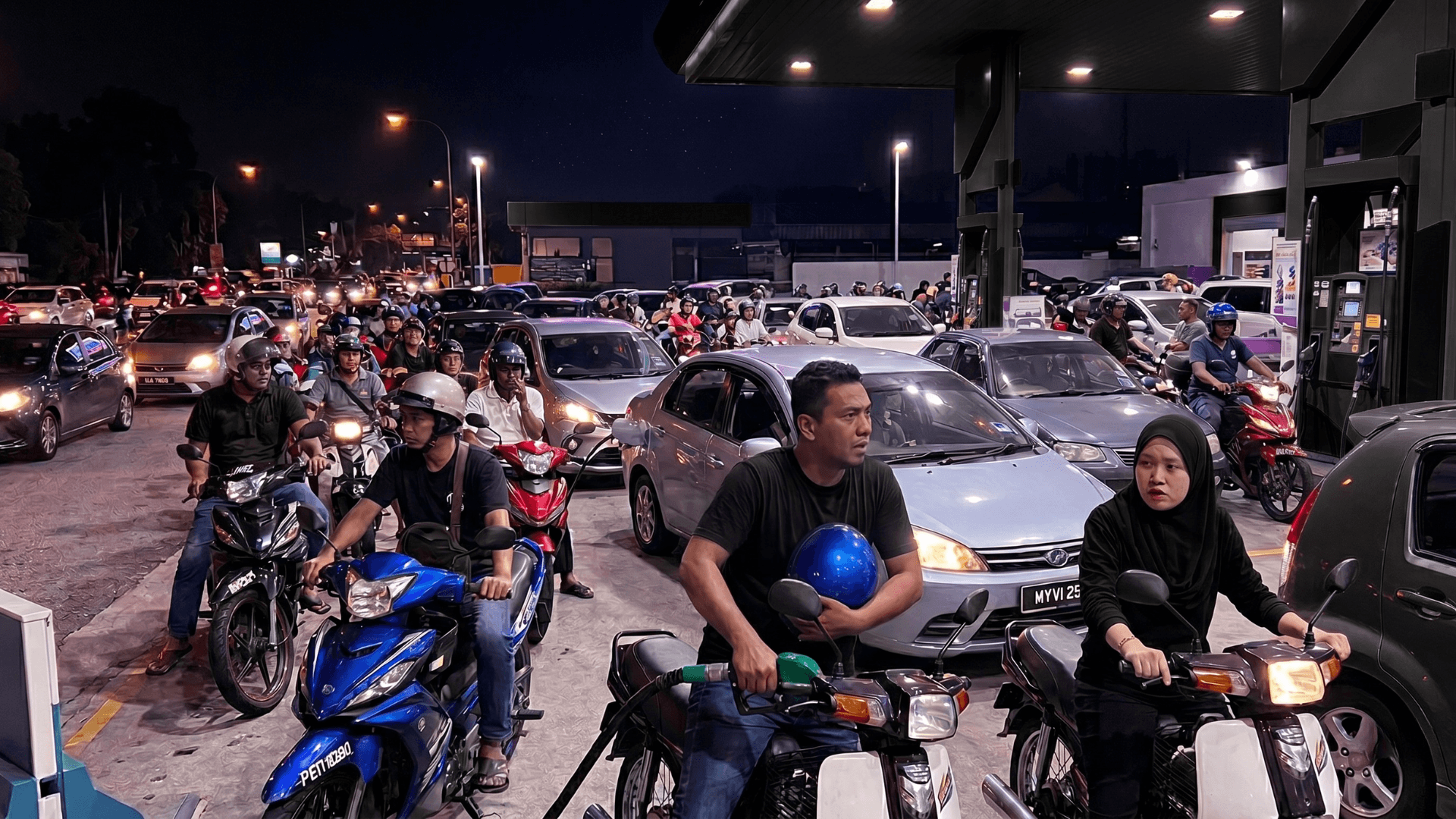 Editors%2 Fimages%2 F1779158601003 Why+Malaysians+Panic+Buy+Fuel+During+Major+News+Events+%281%29