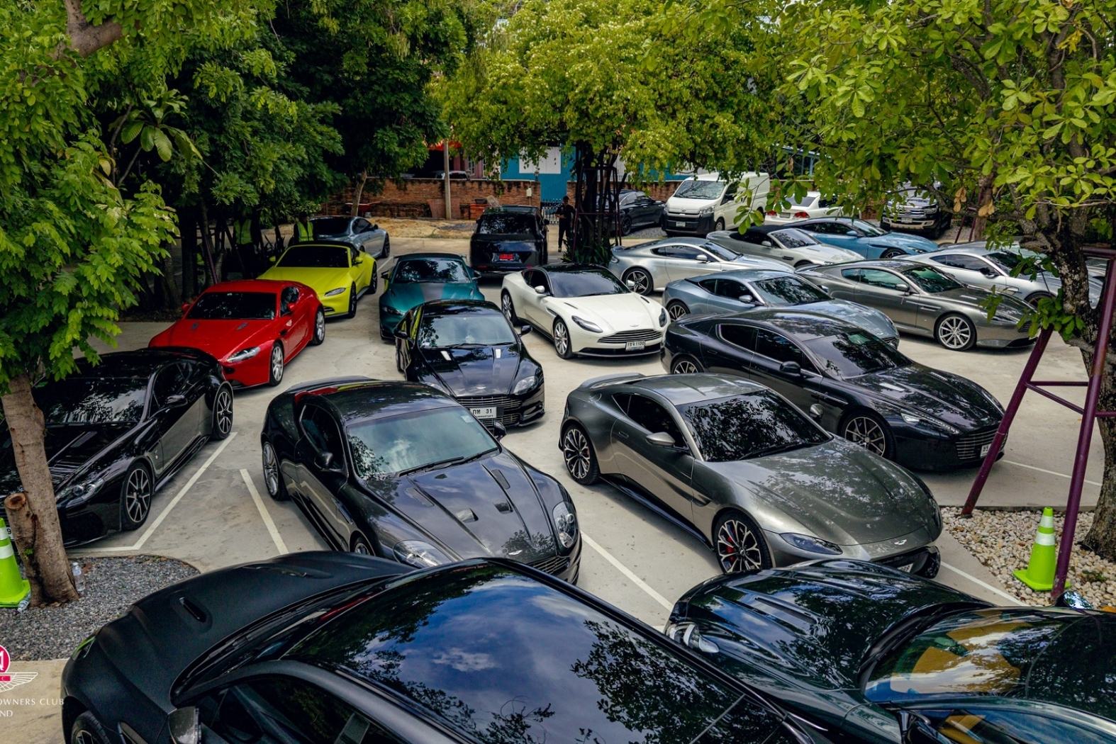 The Aston Martin horde of Ayutthaya Trip