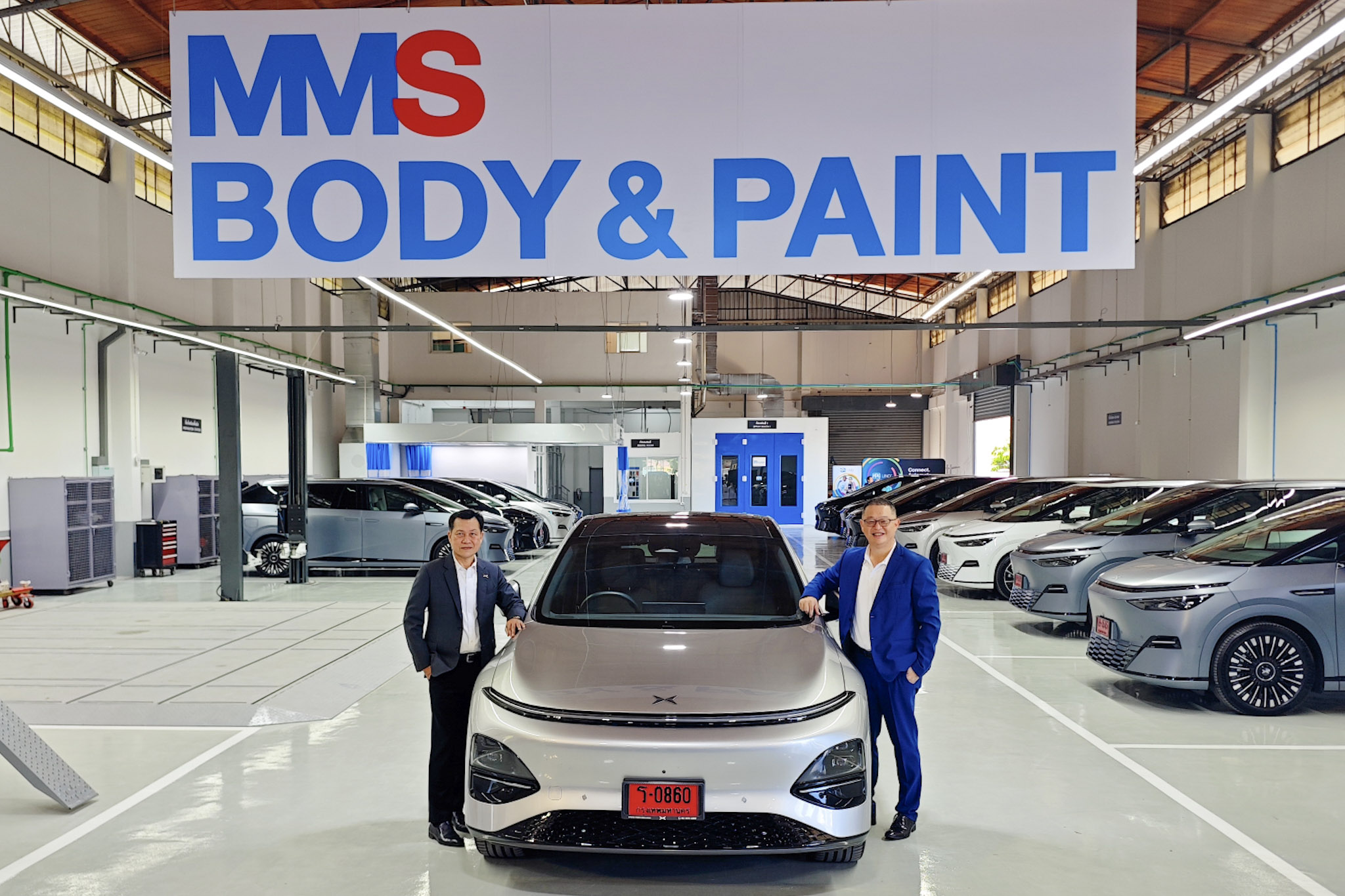 The BYD DOLPHIN G DM-i plug-in hybrid, a compact hatchback featuring a B-segment design and a modern two-tone color scheme, enters the European market in 2026.