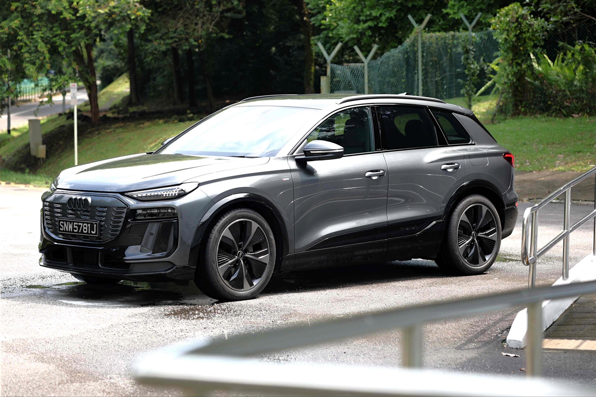 Editors%2 Fimages%2 F1780457514387 M Review+Audi+Q6+E Tron+Quattro+2