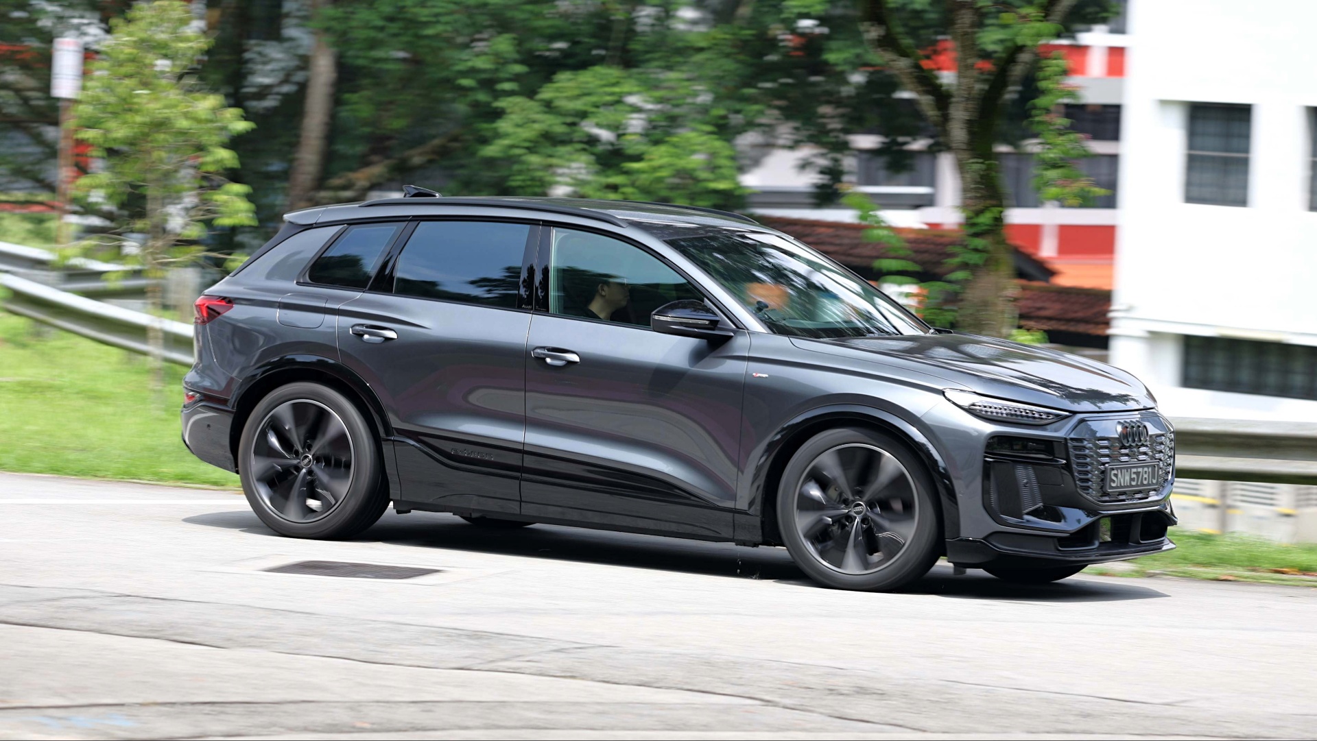Editors%2 Fimages%2 F1780457807188 M Review+Audi+Q6+E Tron+Quattro+6