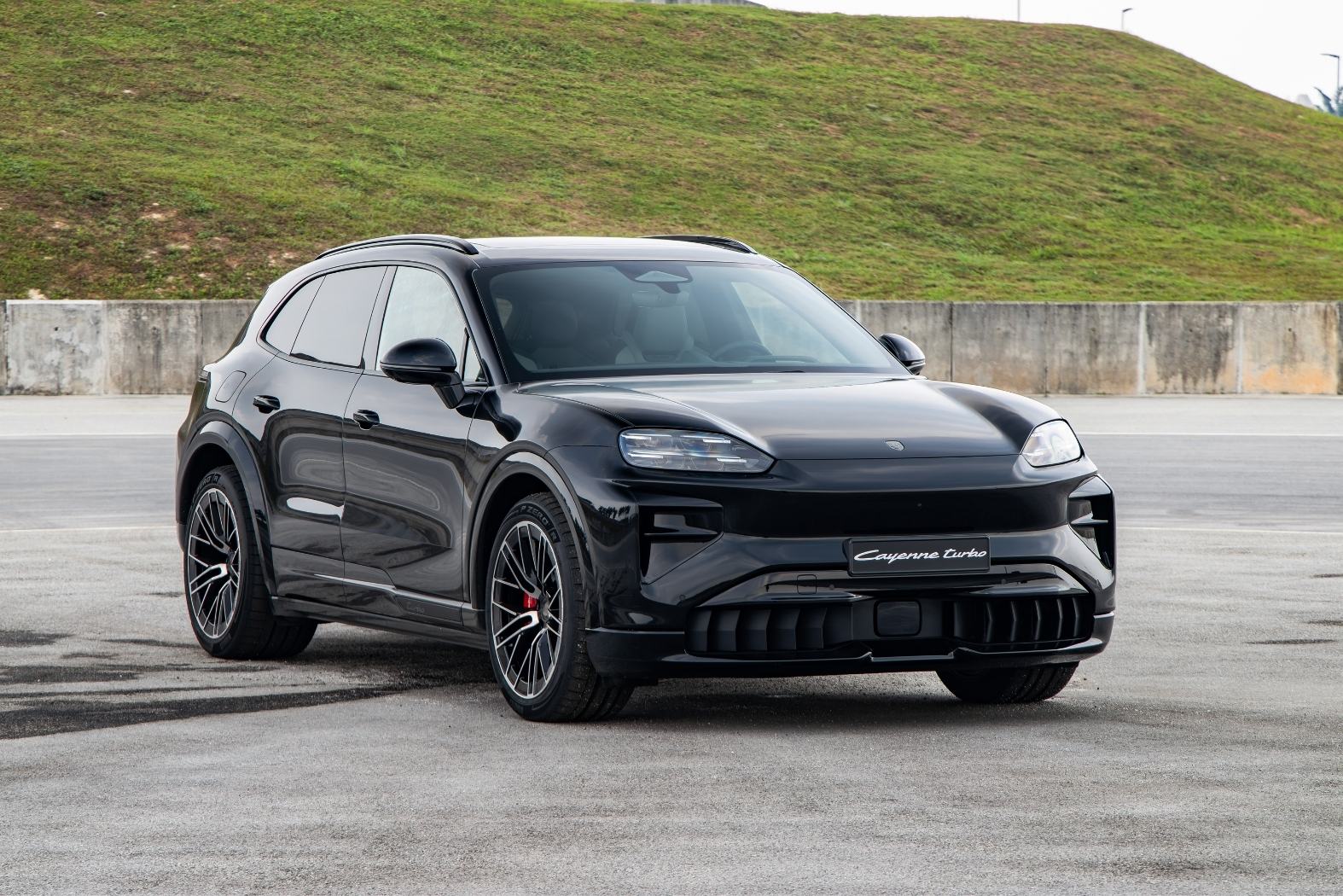 Porsche Cayenne Electric, the latest-generation premium SUV from Porsche with up to 1,156 horsepower