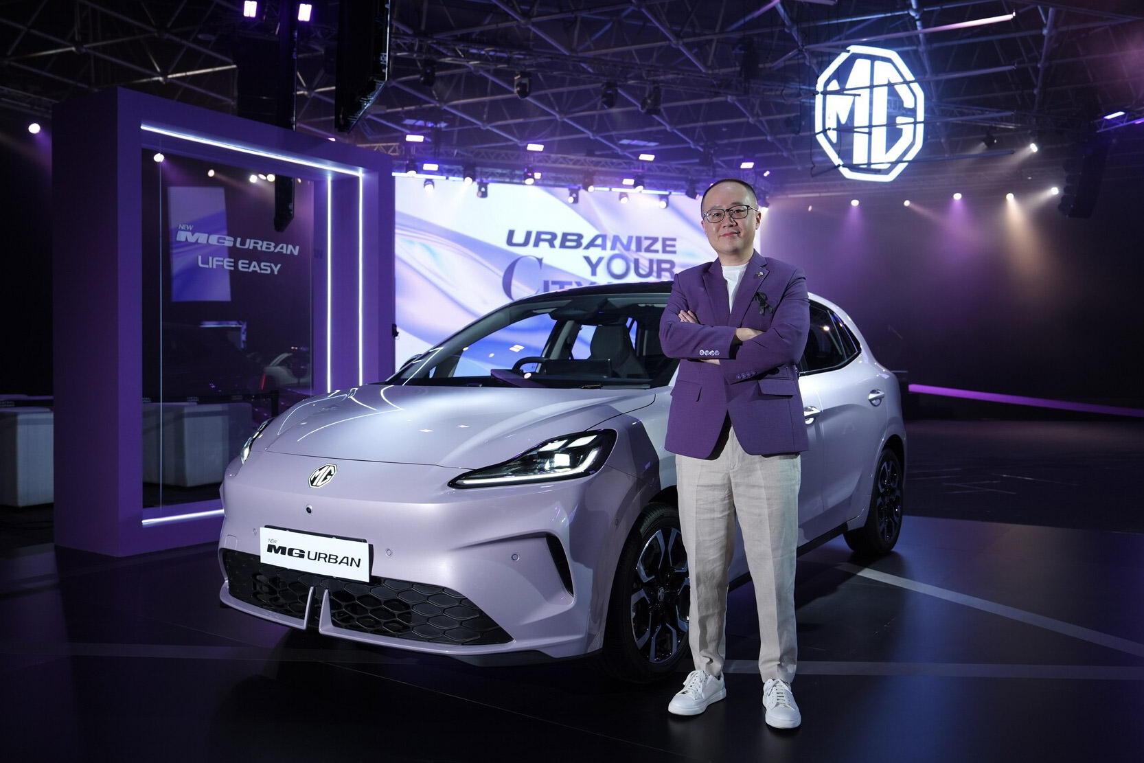 มร. ต๋า เซินเซิน กรรมการผู้จัดการ บริษัท เอสเอไอซี มอเตอร์ - ซีพี และ New MG URBAN