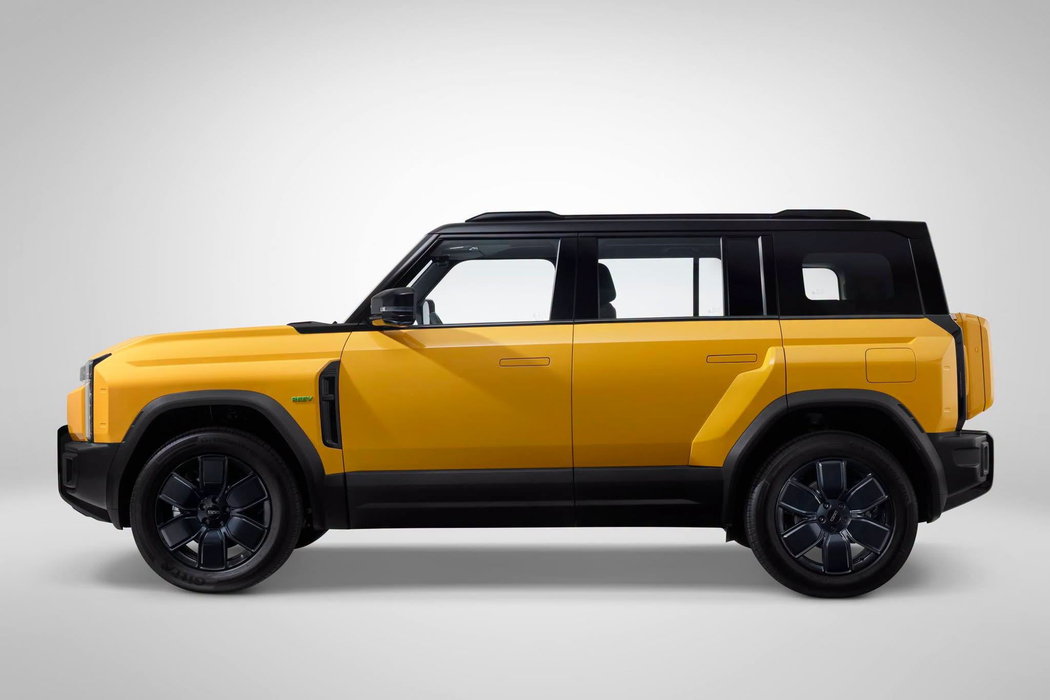 The JAECOO 6T REEV side view