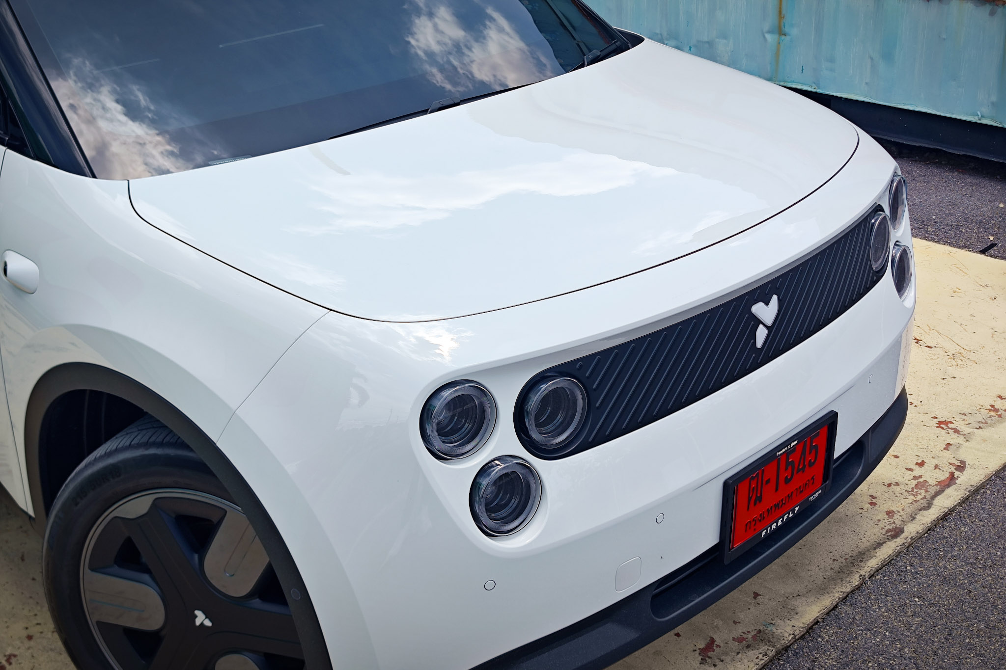 Under the Firefly front bonnet