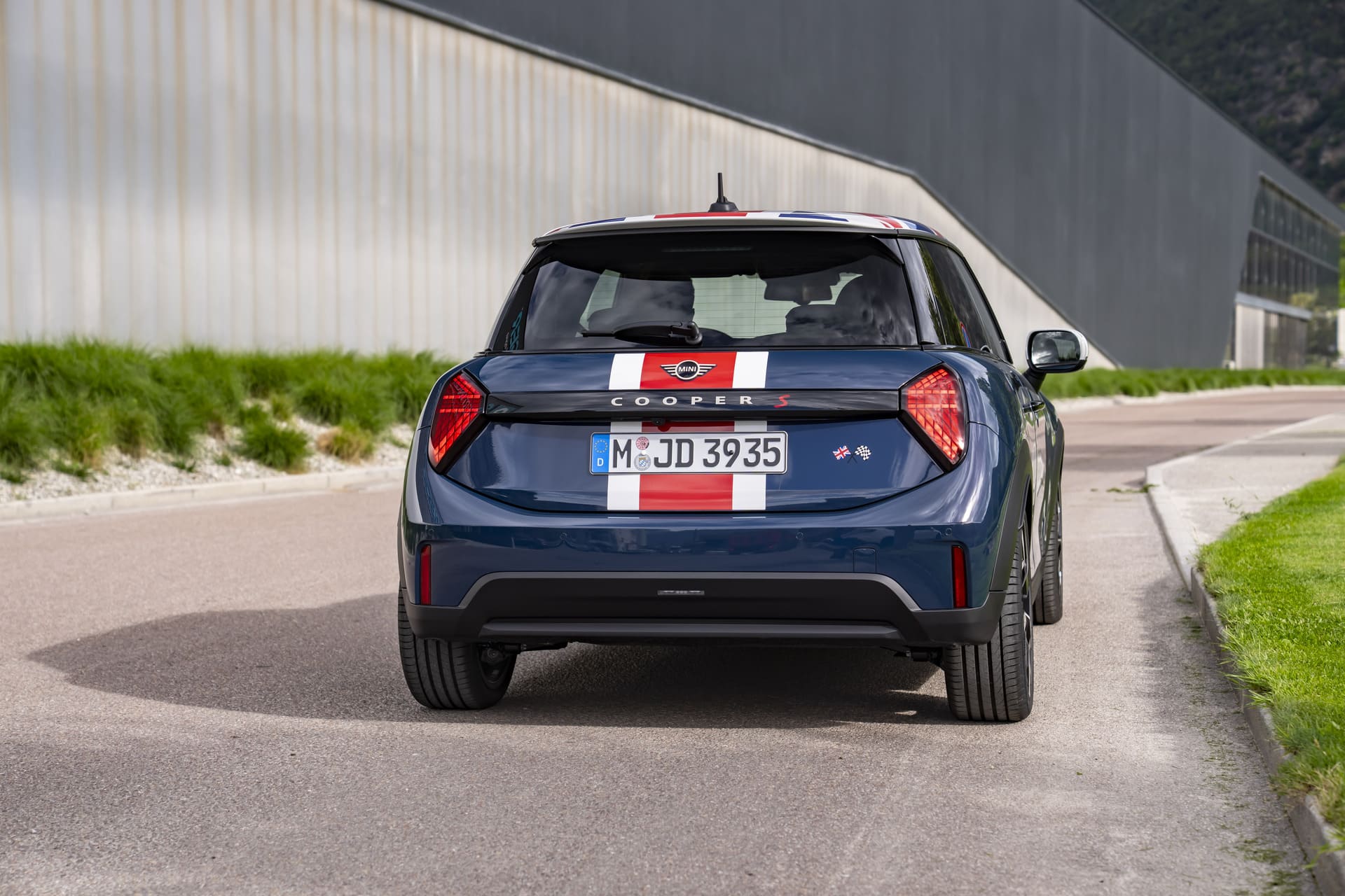 Editors%2 Fimages%2 F1783589292546 Bf Mini Cooper S Oxford Edition Set2 062026 00032+Copy