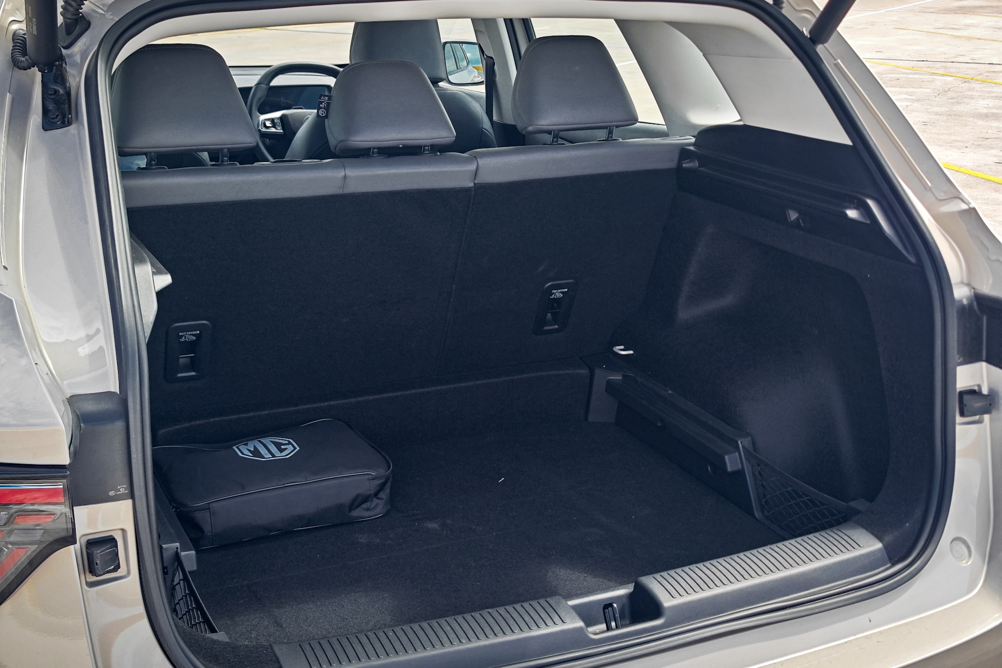 The 453l. rear boot