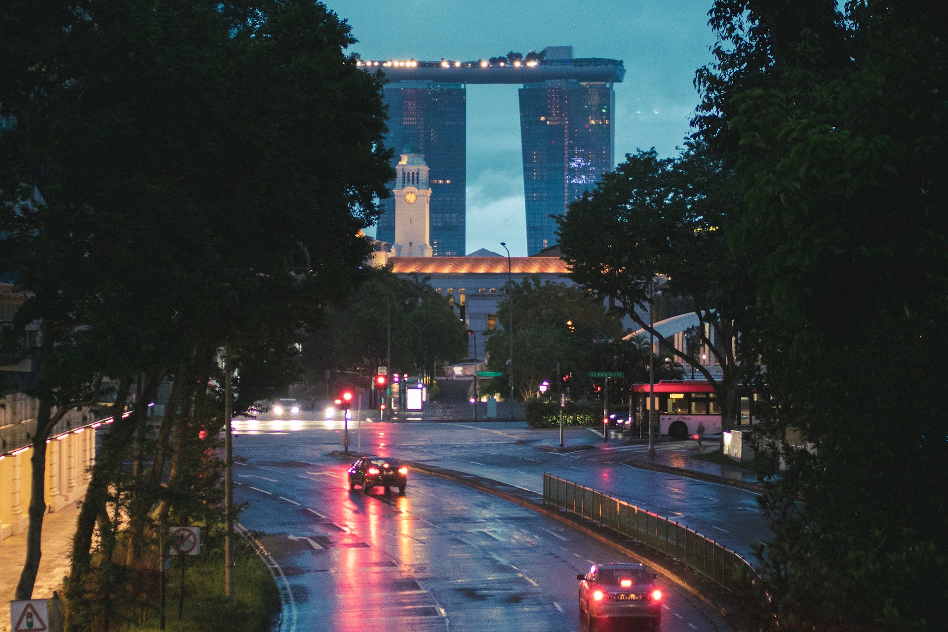 Editors%2 Fimages%2 F1784020930476 1662377998038 Driving In Singapore Featured