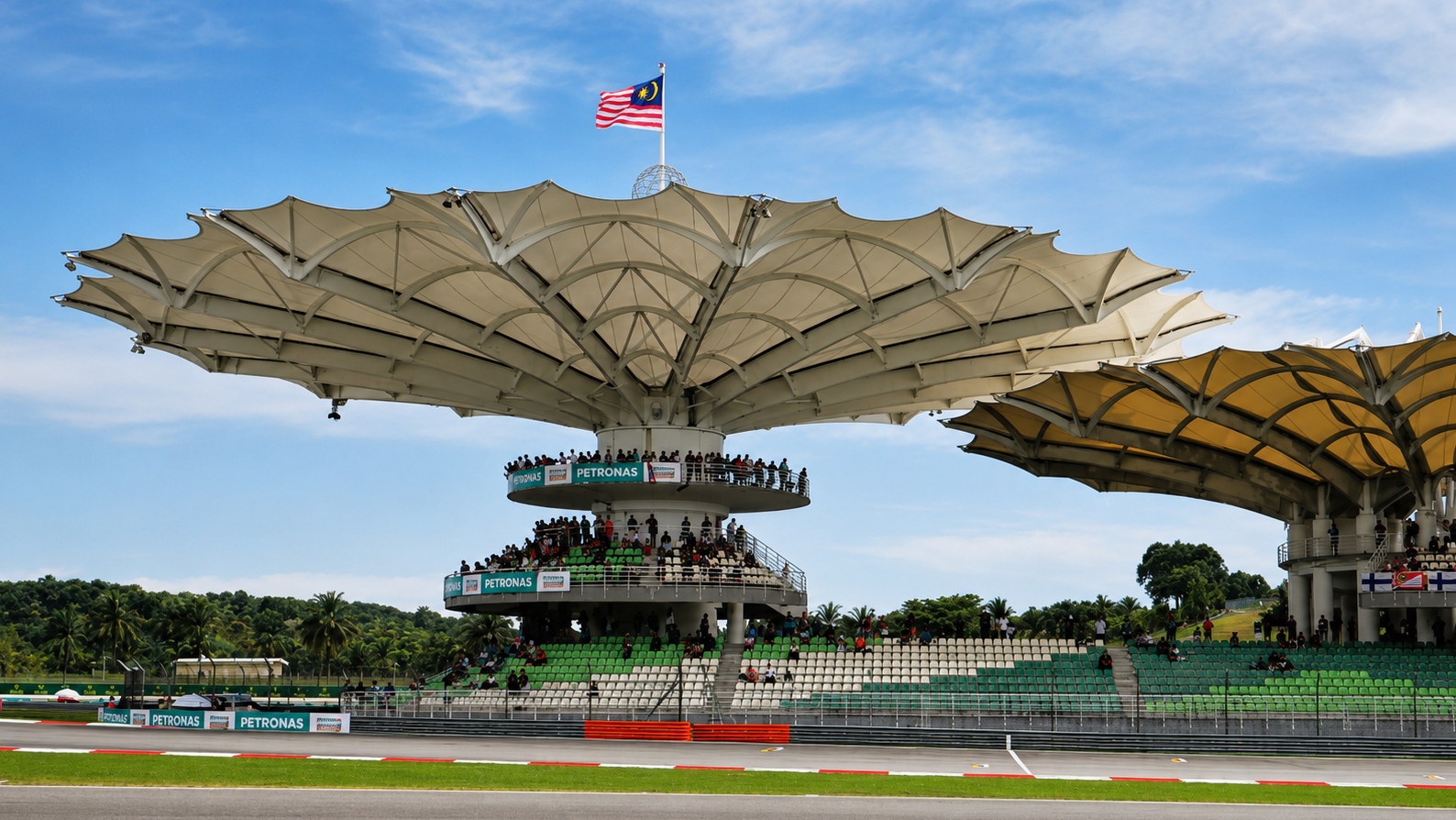 Editors%2 Fimages%2 F1785227995060 Formula+1+Returns+To+Malaysia+ +Pic1