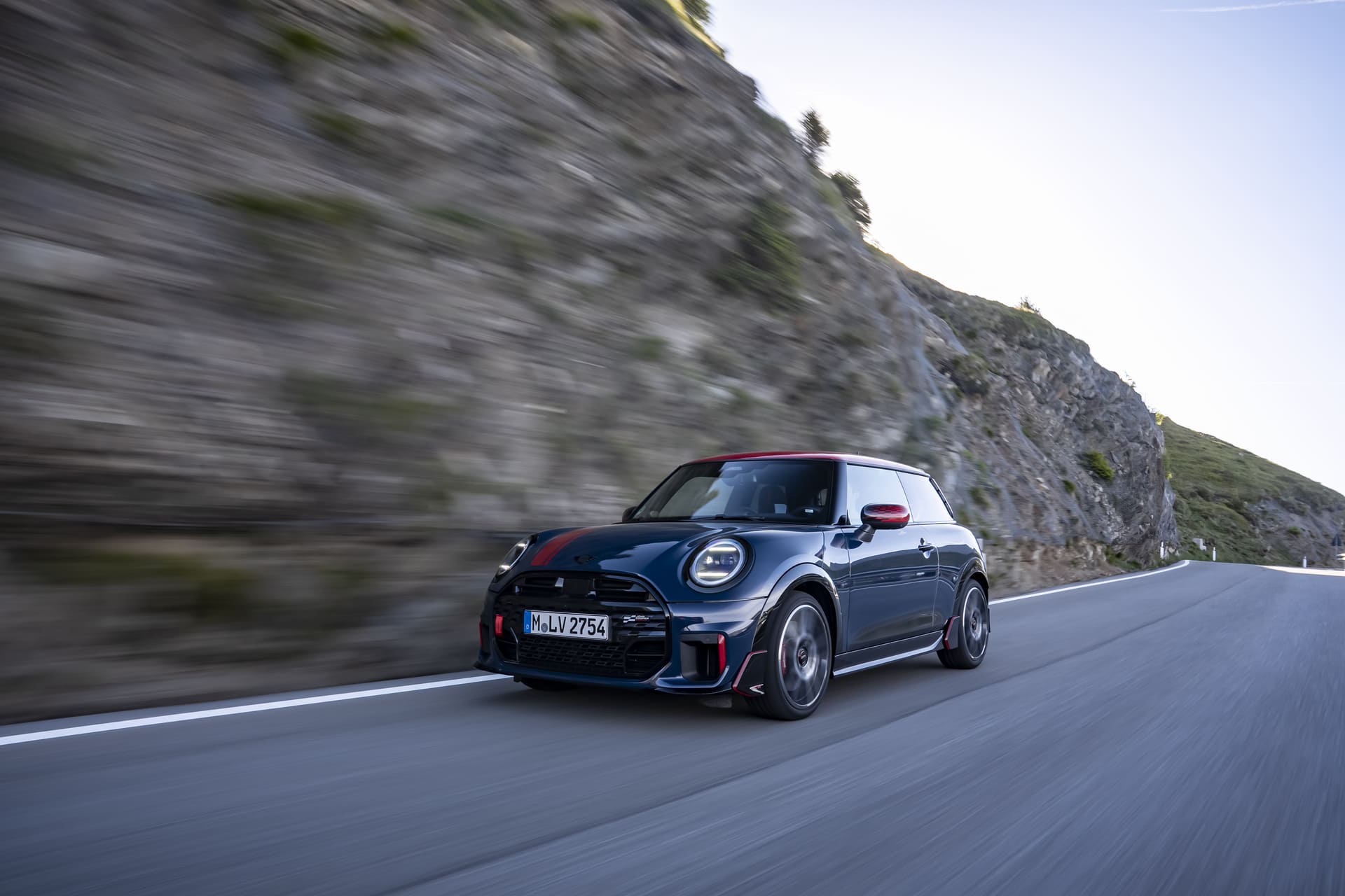 Editors%2 Fimages%2 F1785395290155 Bf Mini Jcw Indigo Sunset Blue 062026 00007+Copy