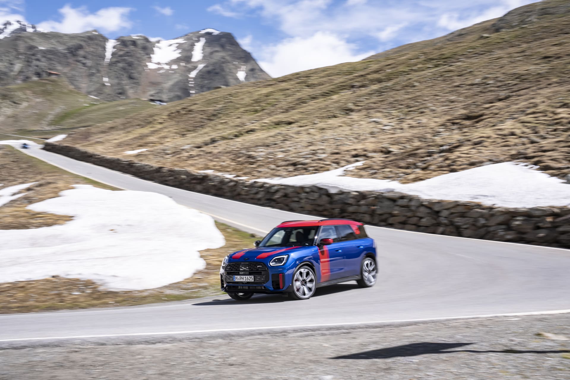 Editors%2 Fimages%2 F1785396140813 Bf Mini Jcw Convertible Sunny Side Yellow 062026 00032