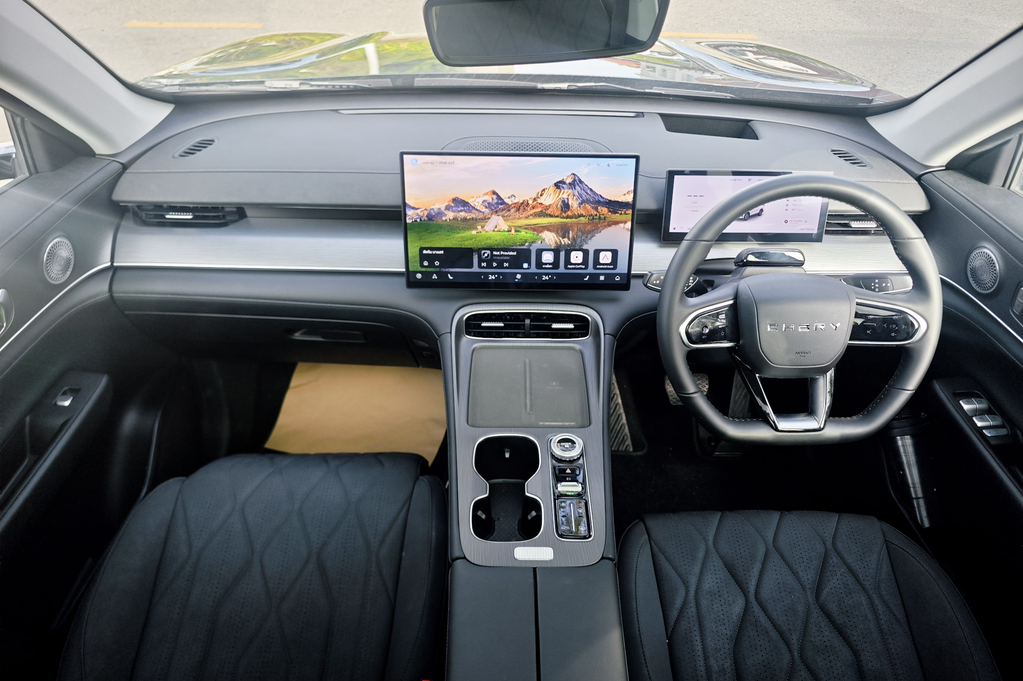 Chery Tiggo 8 interior view