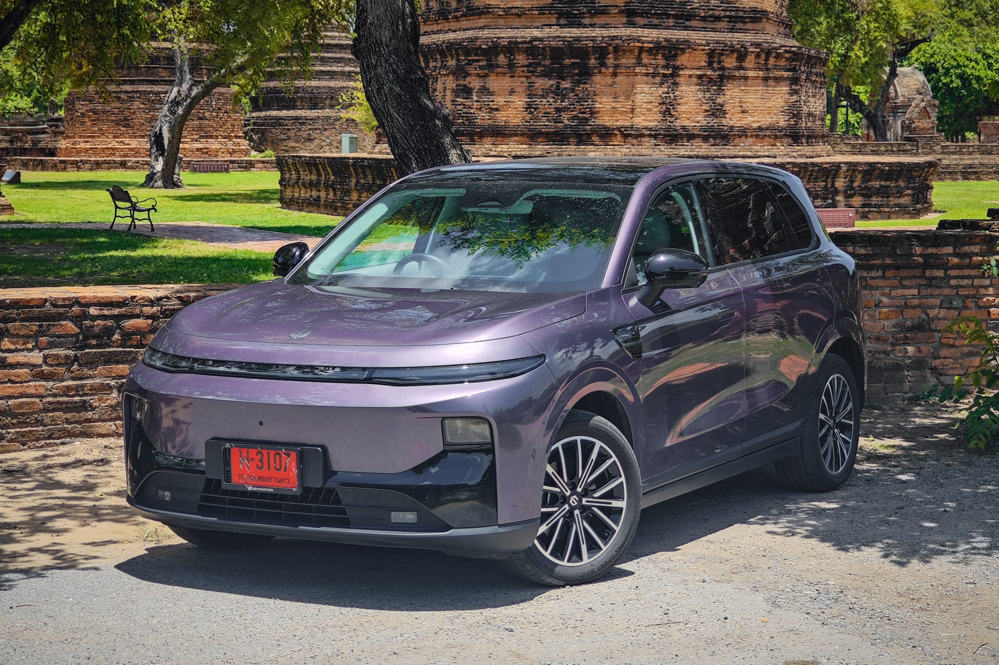 Leapmotor B10 – spacious BC-SUV for family that only cost under 800,000 THB