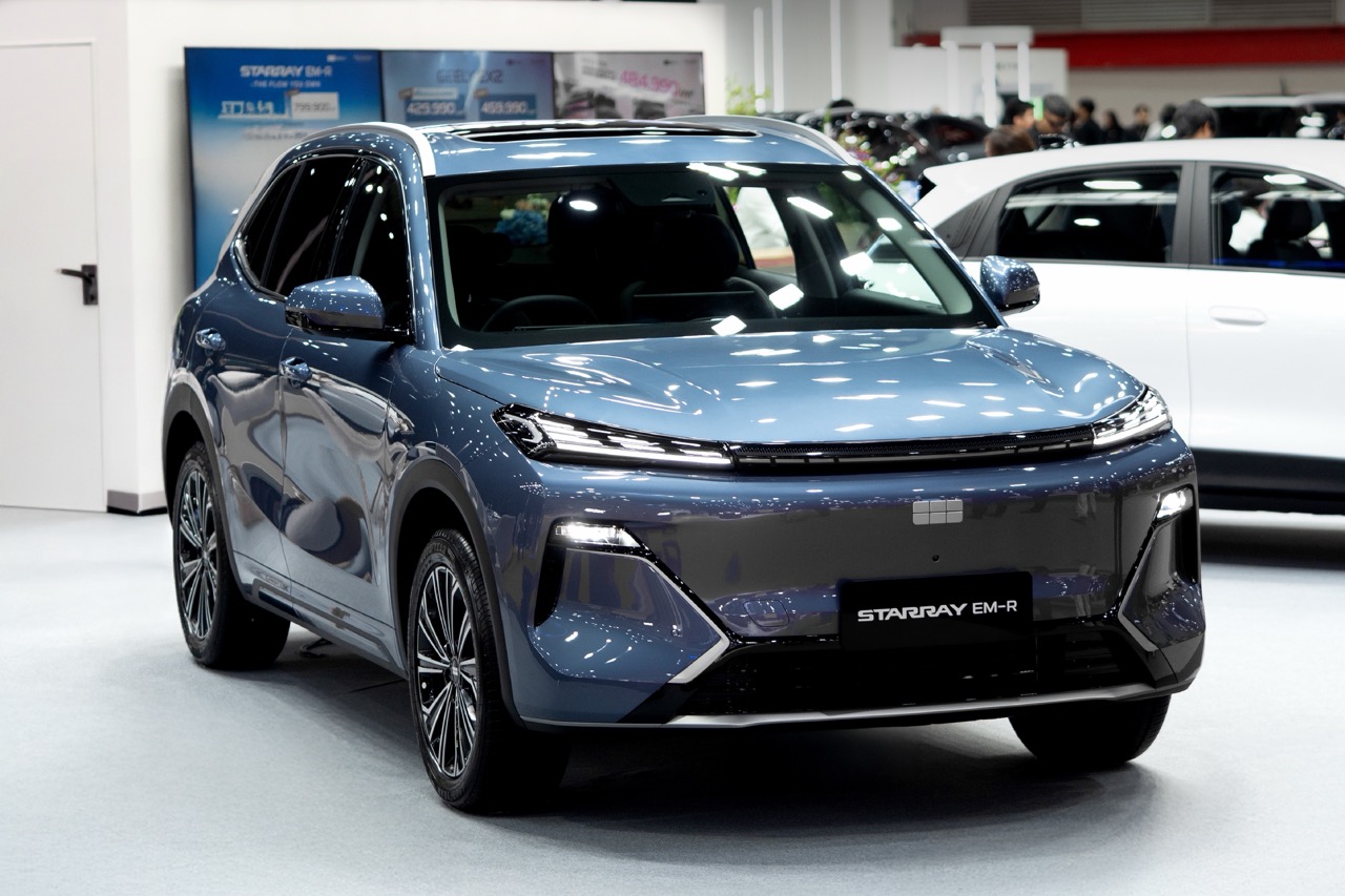 Geely Starray EM-R Showcases at the Big Motor Sale Event