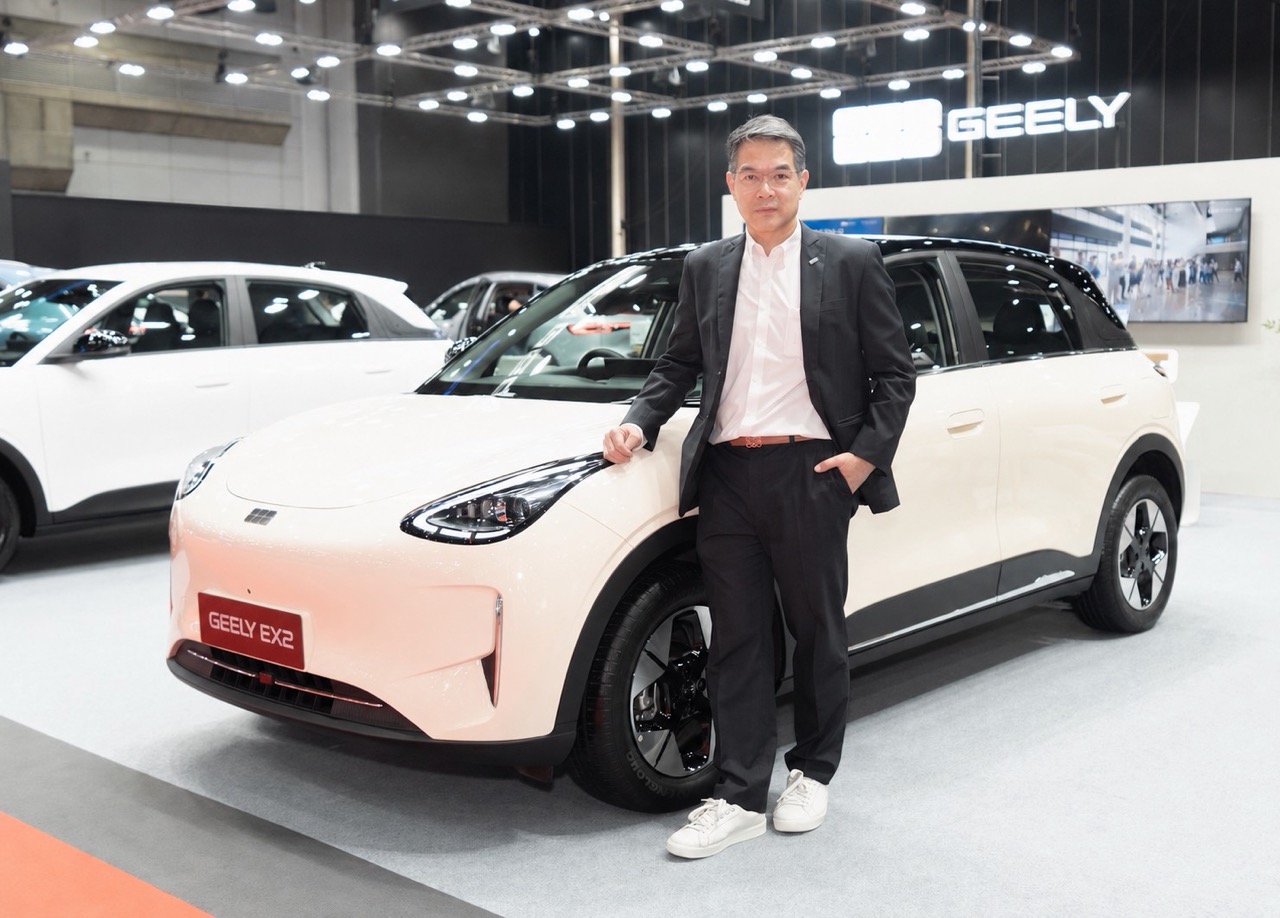 Mr. Kulachat Chutichaowakul, Acting CEO of Thonburi Neue Stern Co., Ltd.,