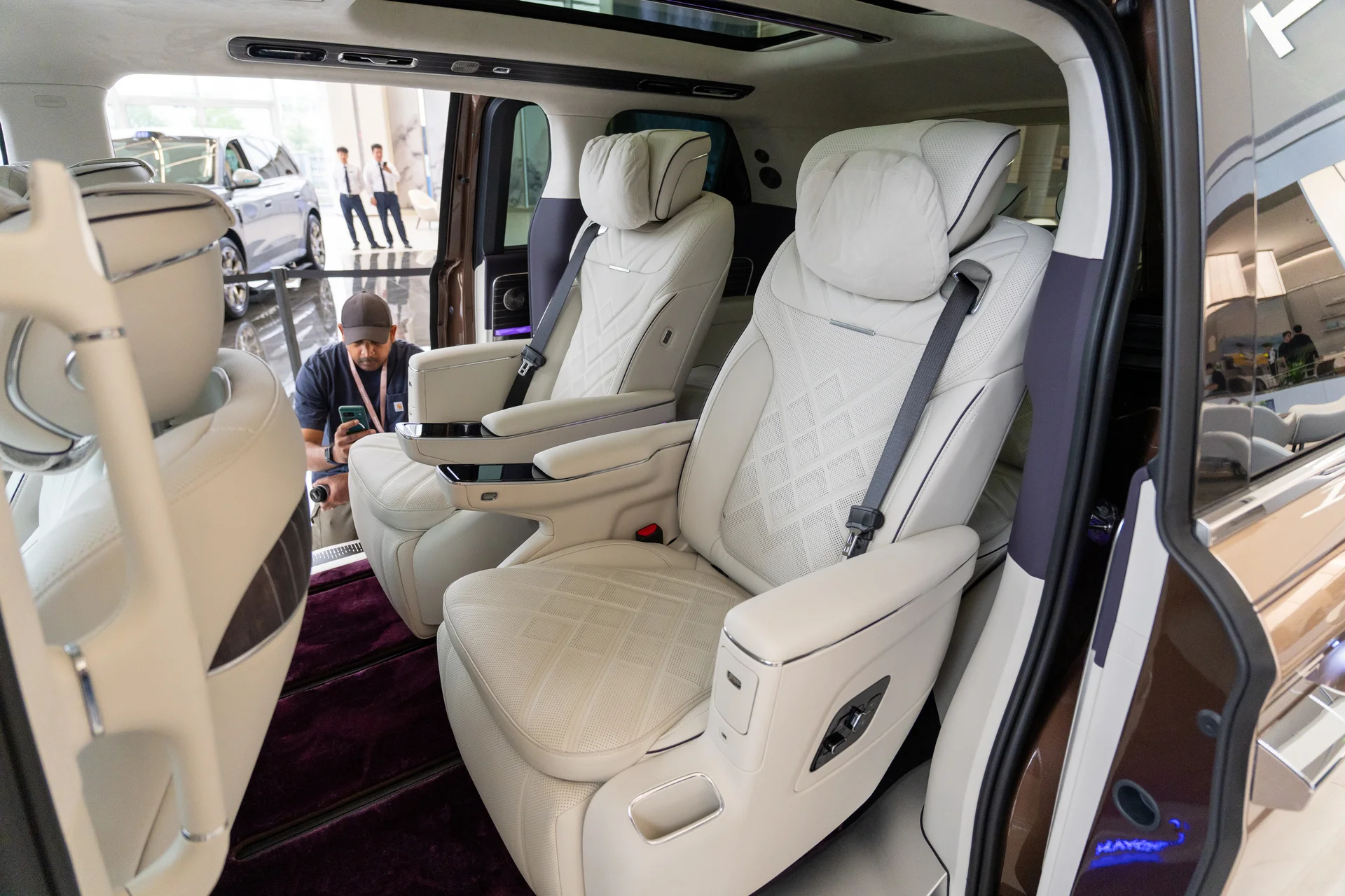 Editors%2 Fimages%2 F1790244644629 The Voyah Dream 9 Ultra Luxury Mpv Is Unveiled And Set To Come To Singapore Soon 8