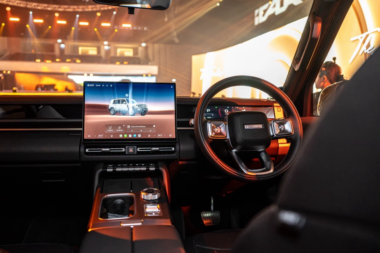 Interstellar Cockpit with Dual Skyview Roof