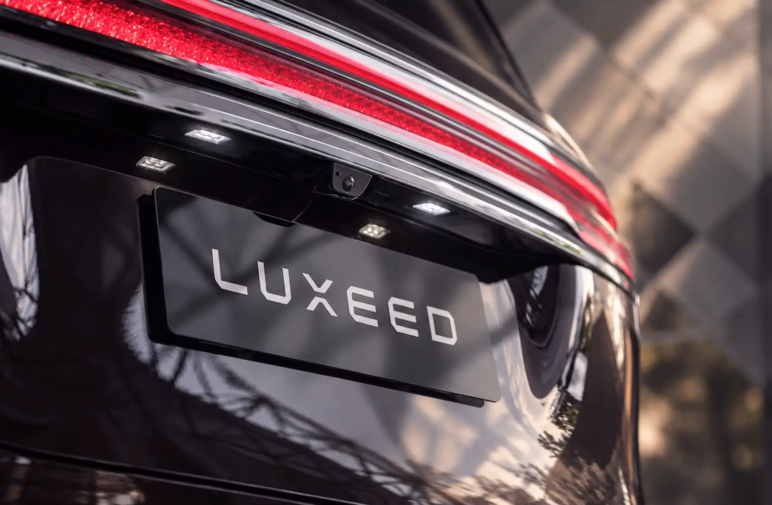 LUXEED EHV (V9) ยนตรกรรม MPV อัจฉริยะ